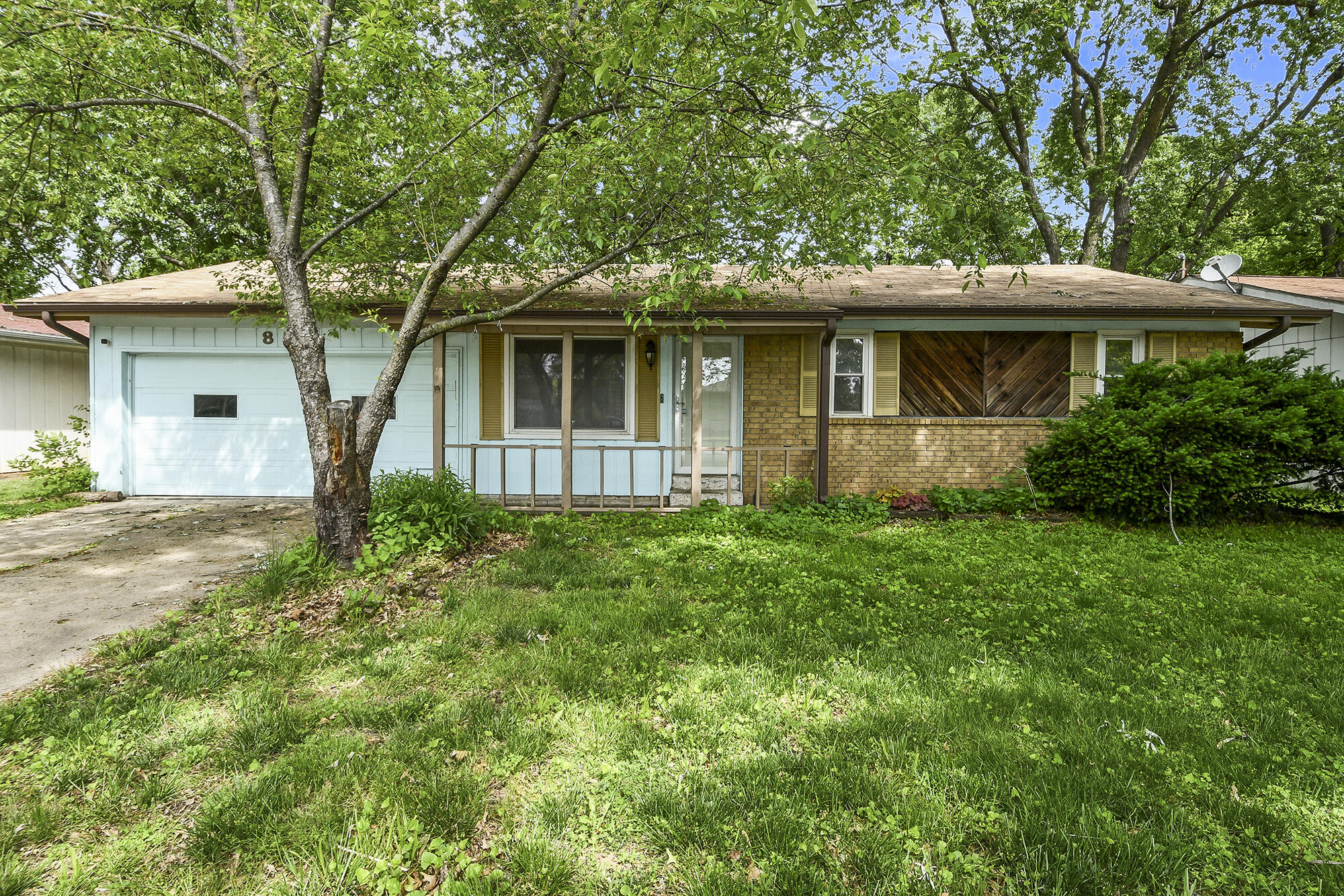 853 East Guinevere Street Property Photo 1