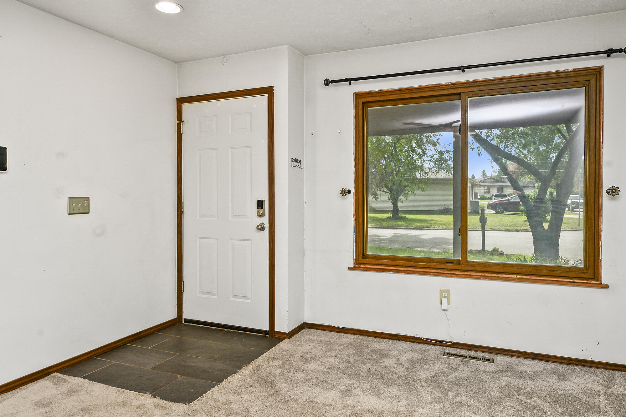 853 East Guinevere Street Property Photo 4