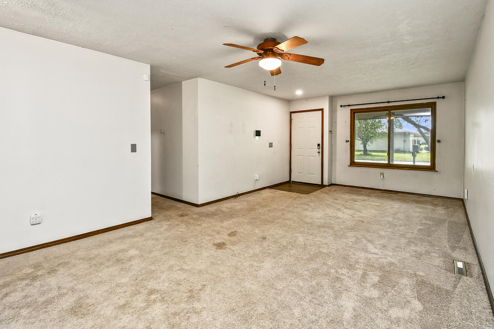 853 East Guinevere Street Property Photo 6