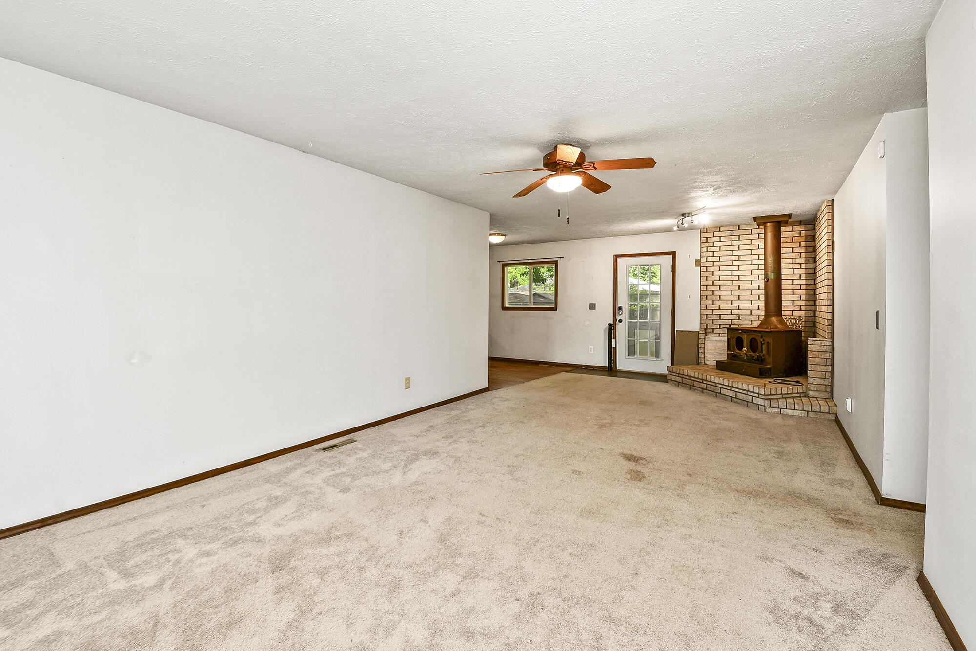 853 East Guinevere Street Property Photo 8