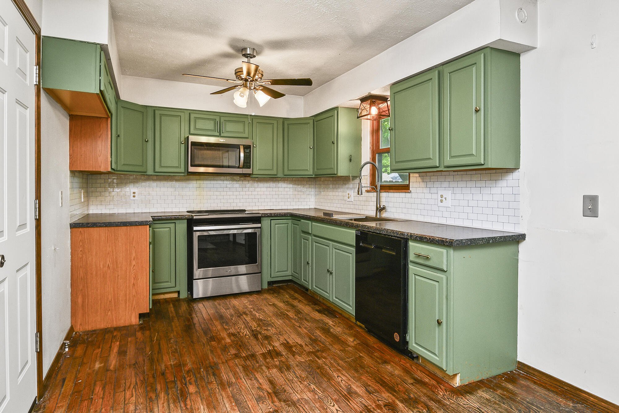 853 East Guinevere Street Property Photo 11