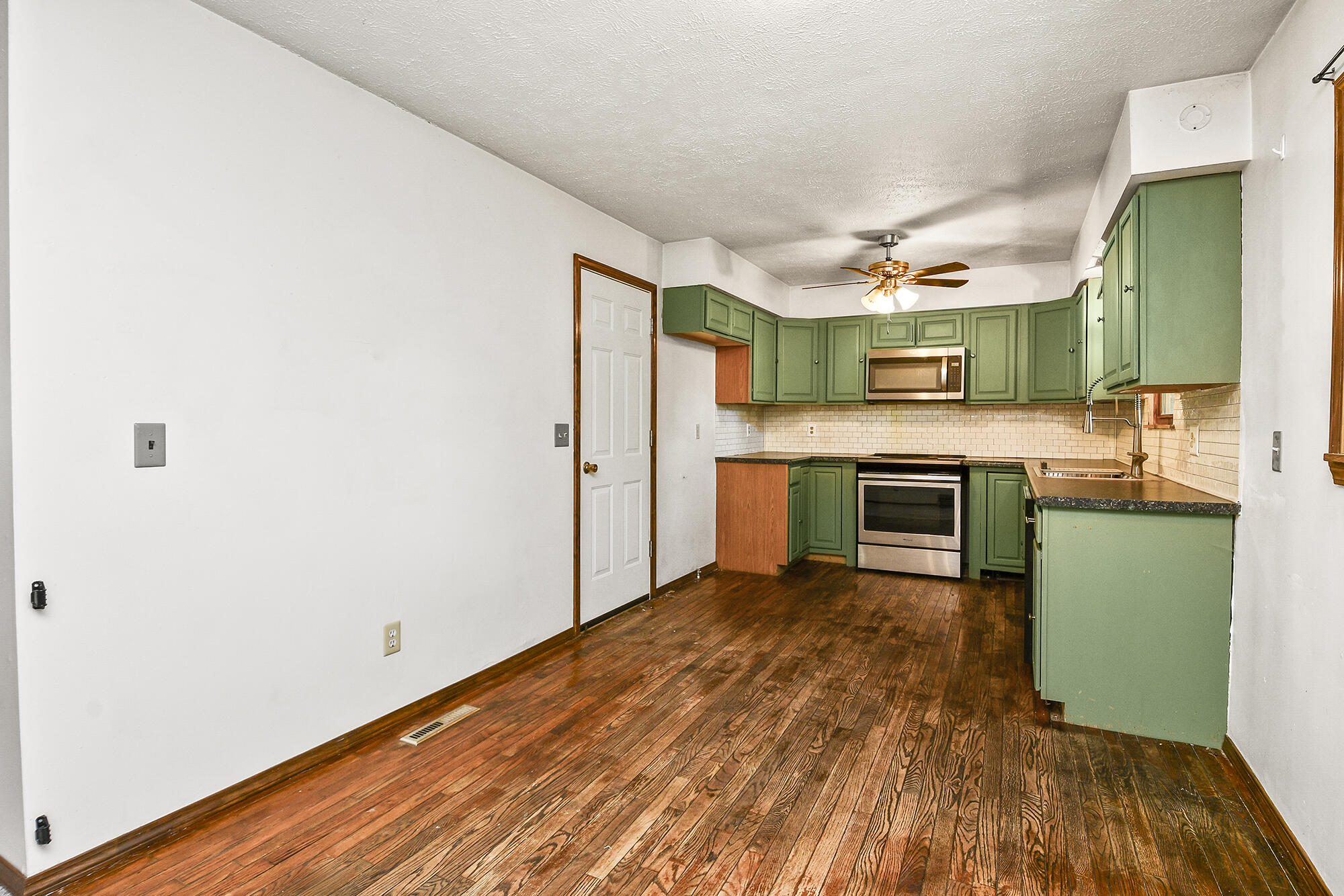 853 East Guinevere Street Property Photo 12