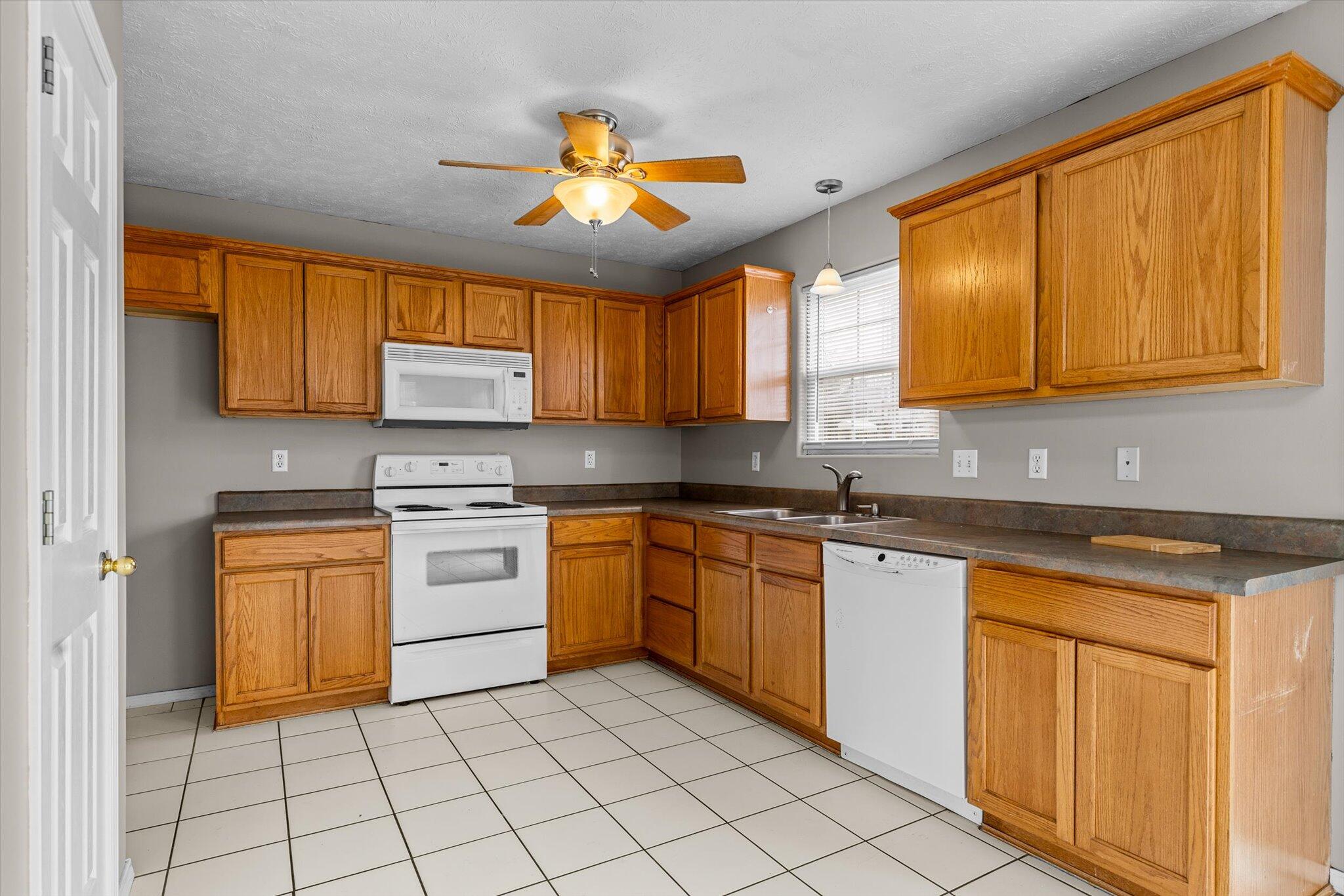 1711 East Garland Court Property Photo 7