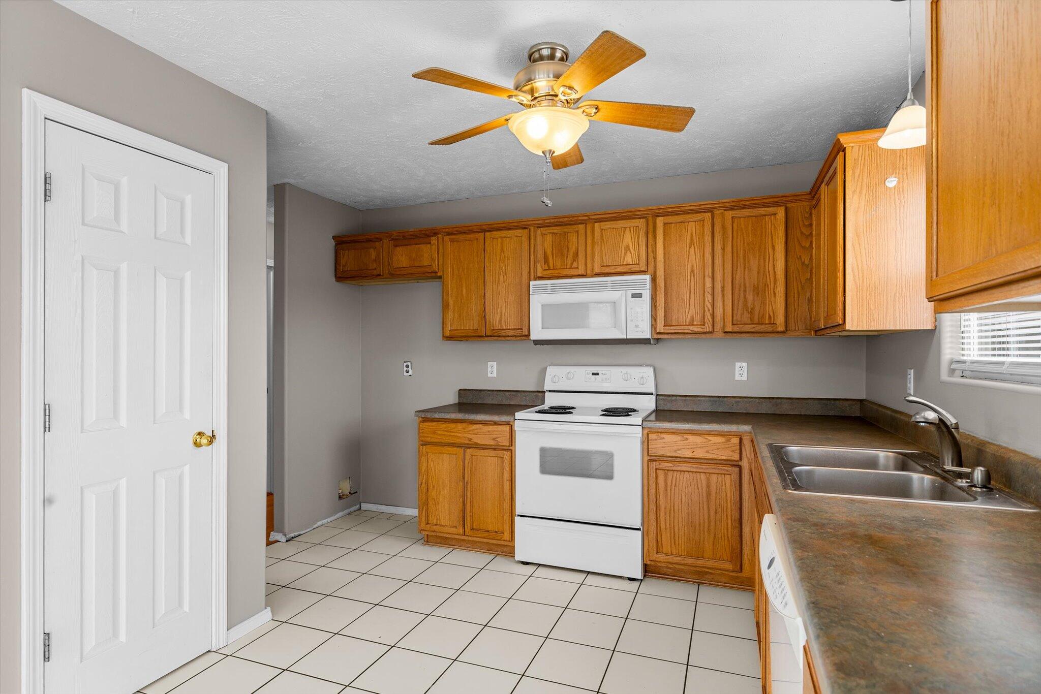1711 East Garland Court Property Photo 8