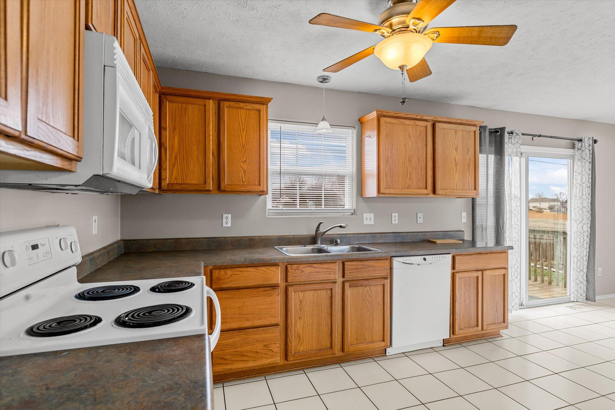 1711 East Garland Court Property Photo 9