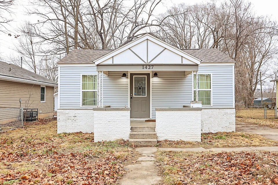 1427 West Thoman Street Property Photo 2