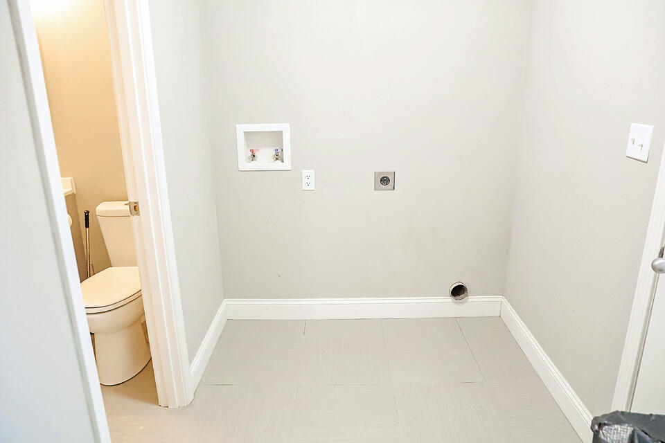1427 West Thoman Street Property Photo 8