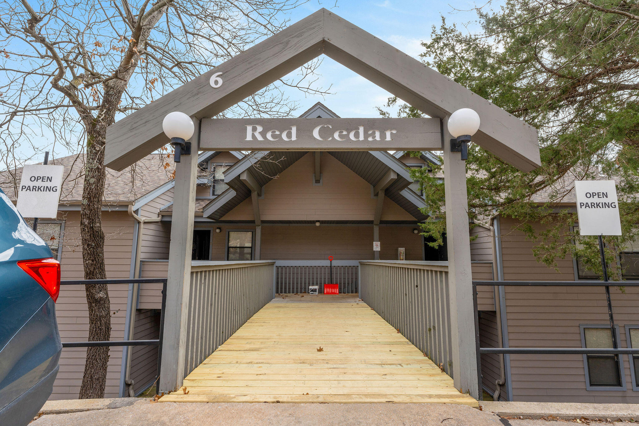 6 Treehouse Lane Property Photo