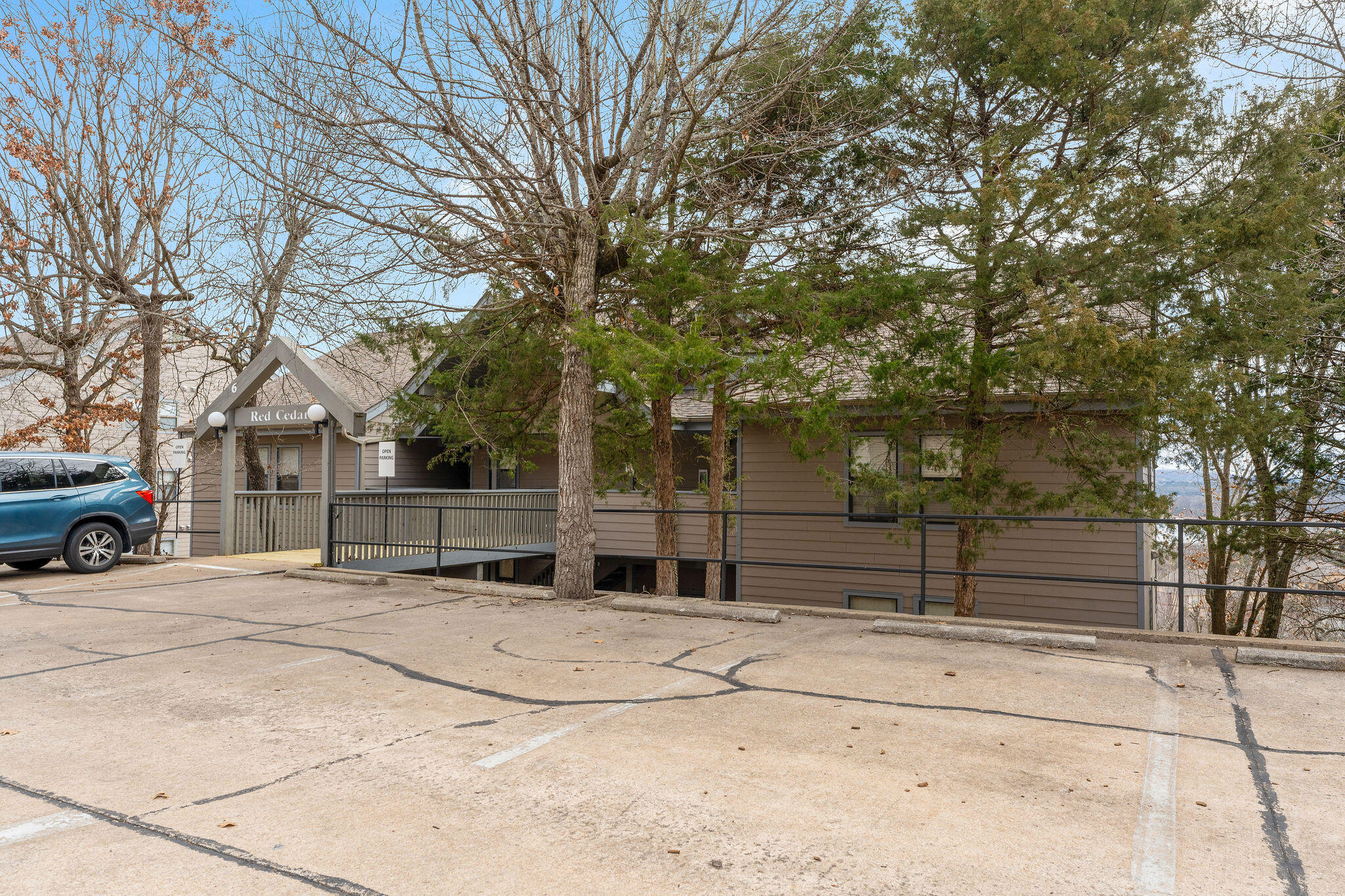 6 Treehouse Lane Property Photo 4