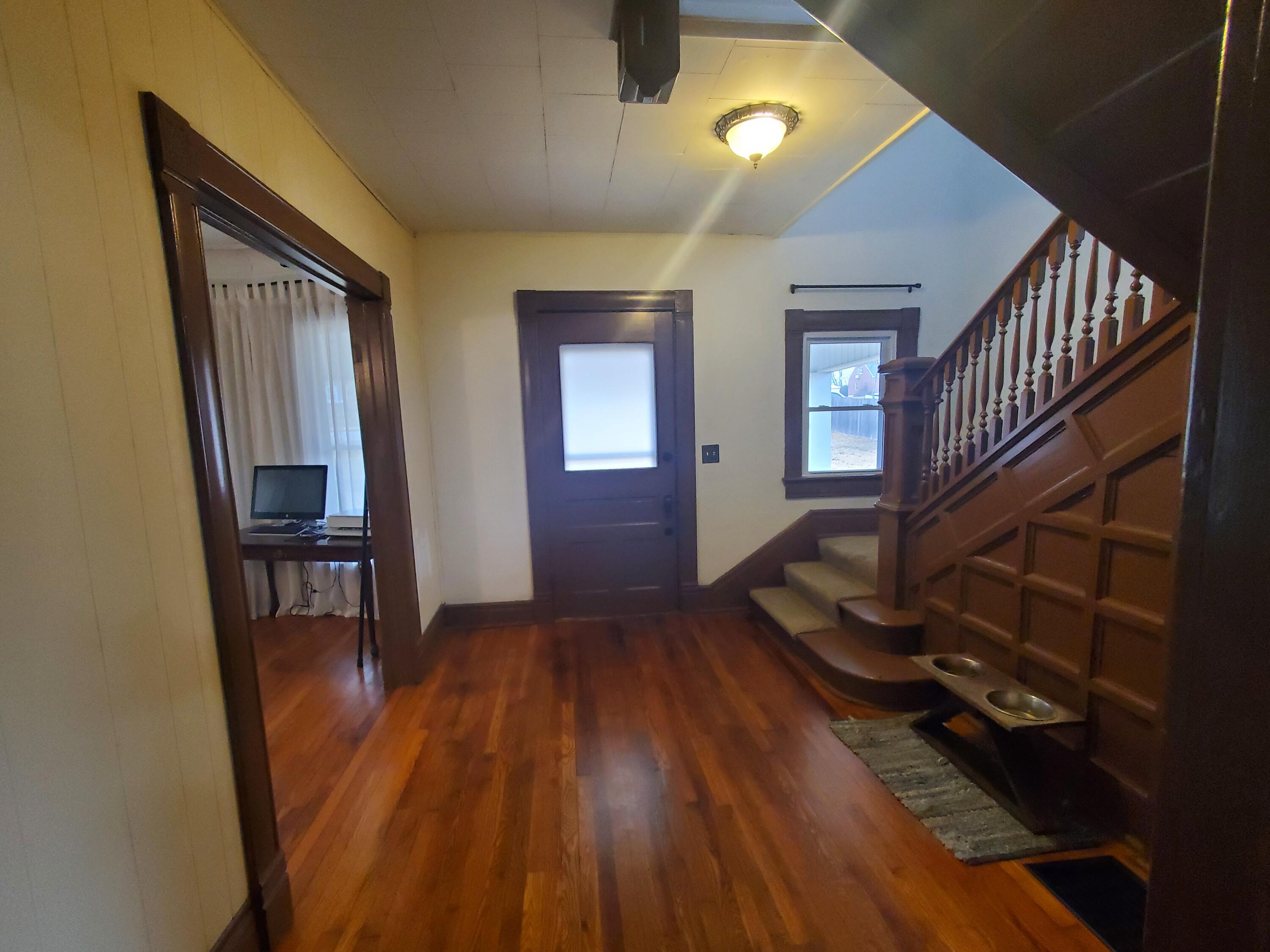 508 South Grand Avenue Property Photo 7