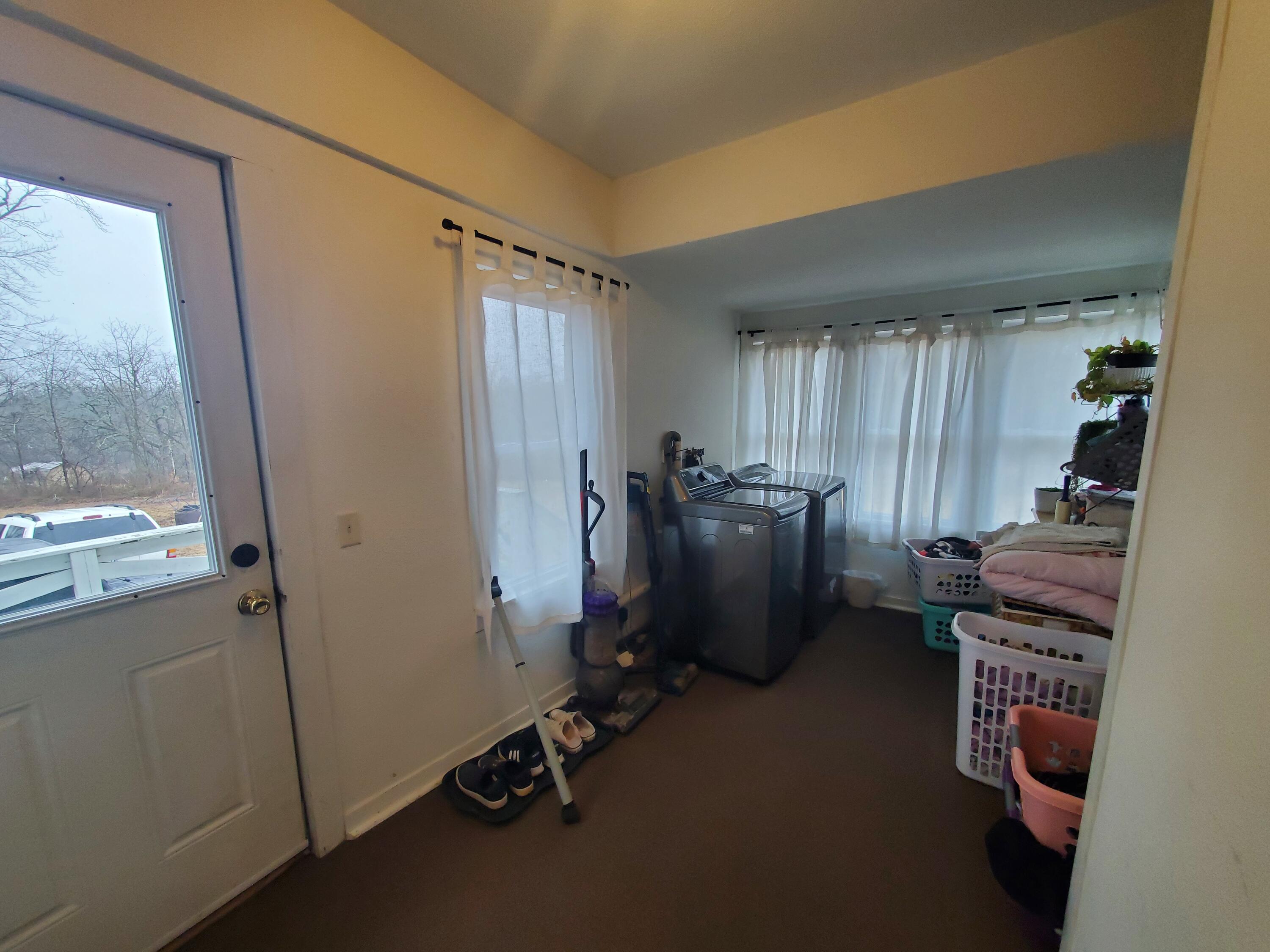 508 South Grand Avenue Property Photo 25