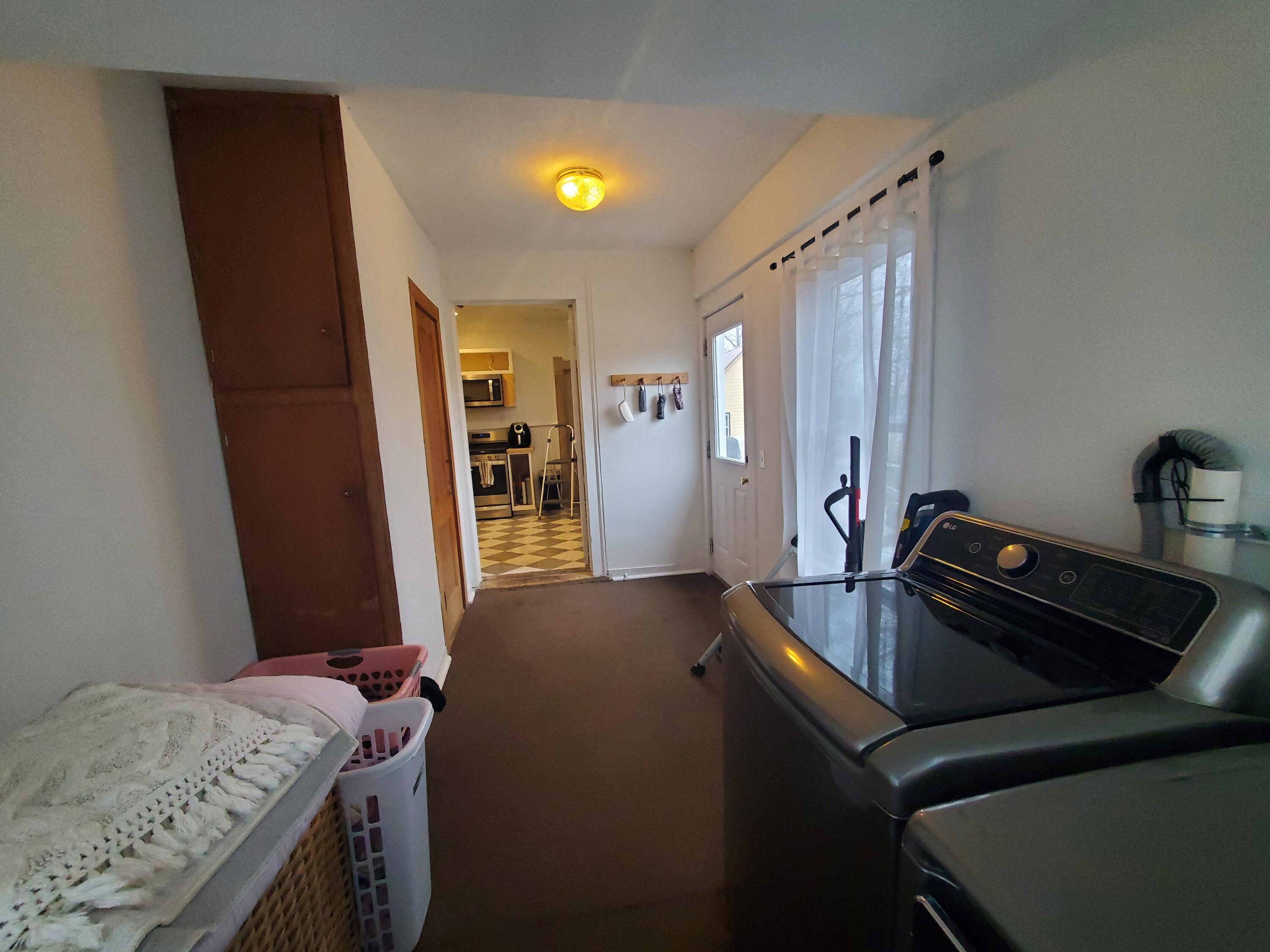 508 South Grand Avenue Property Photo 26