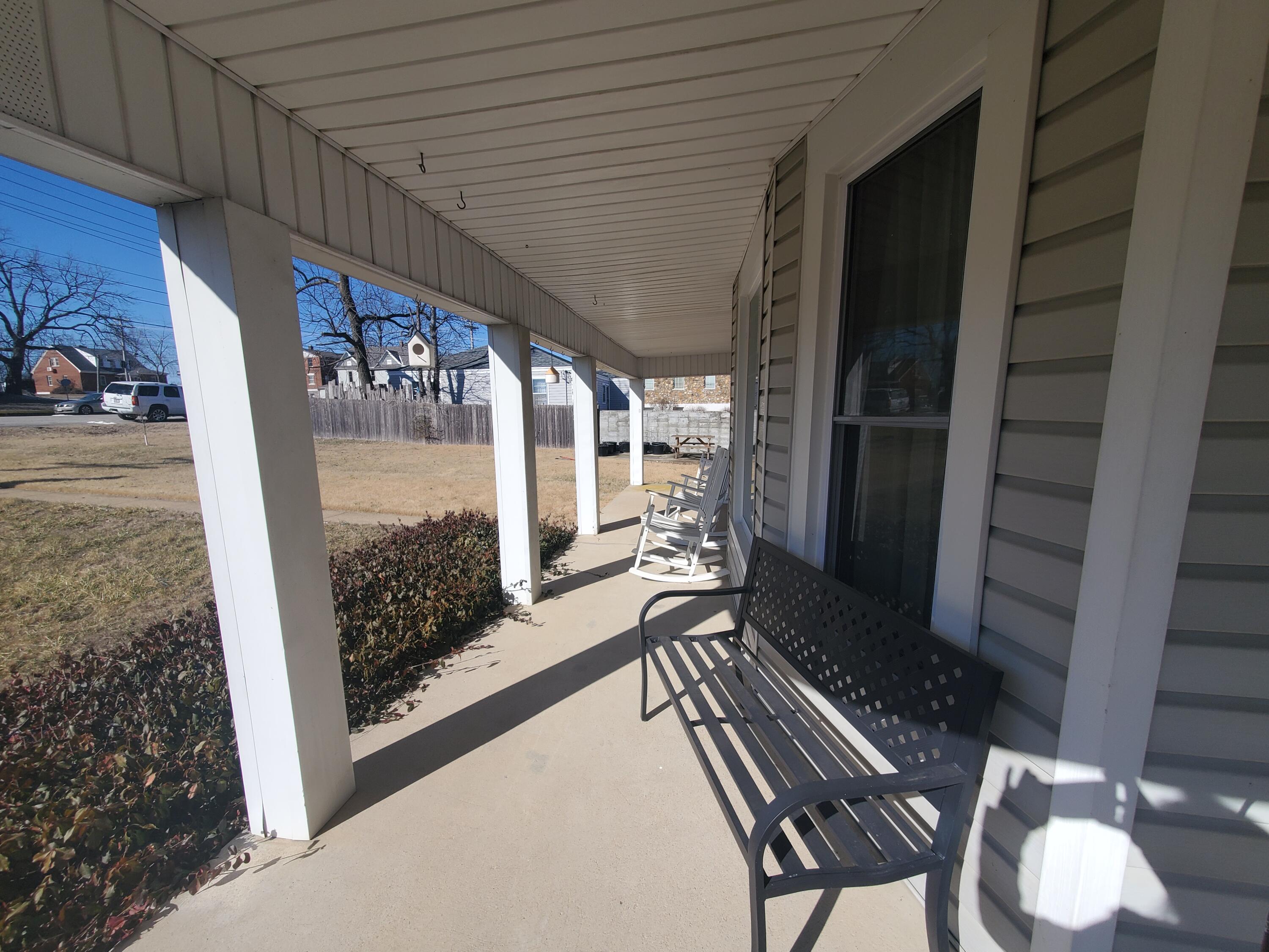 508 South Grand Avenue Property Photo 45