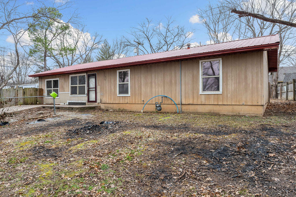 206 East 1st Street Property Photo 5