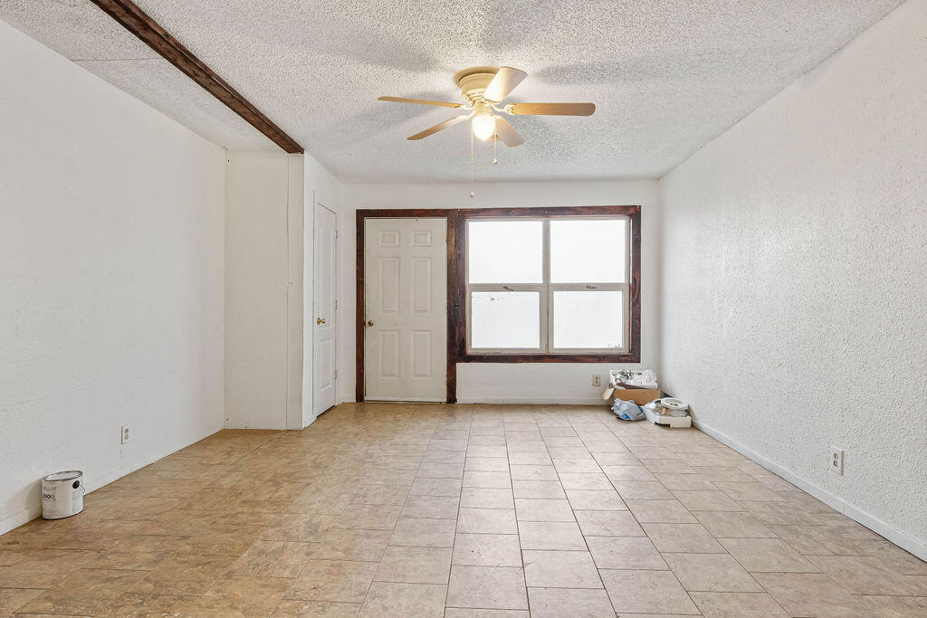 206 East 1st Street Property Photo 9