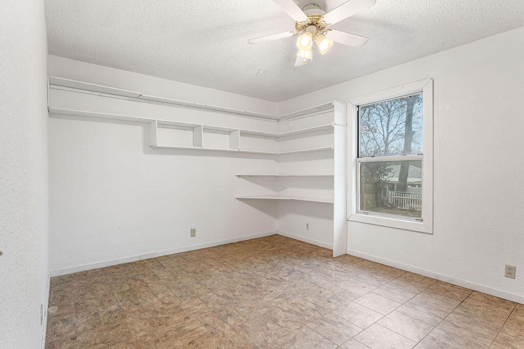 206 East 1st Street Property Photo 24