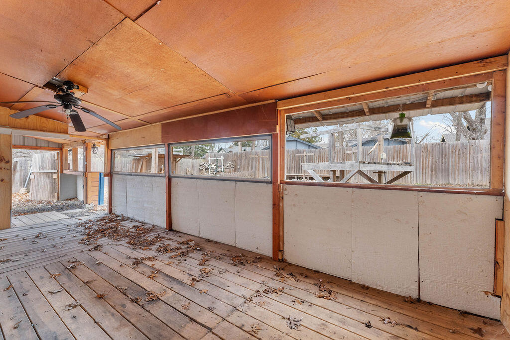 206 East 1st Street Property Photo 27