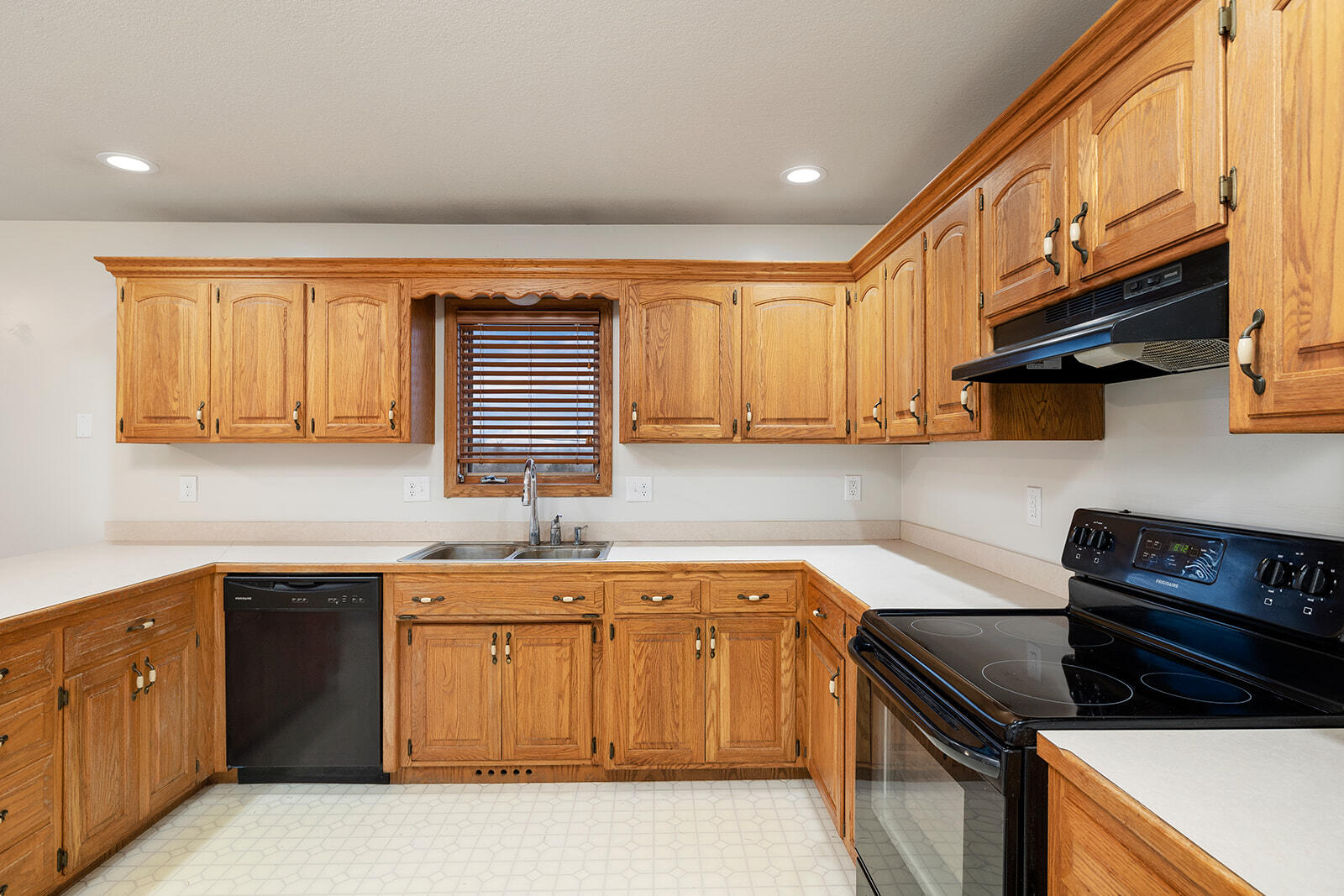 846 South Linden Avenue Property Photo 6