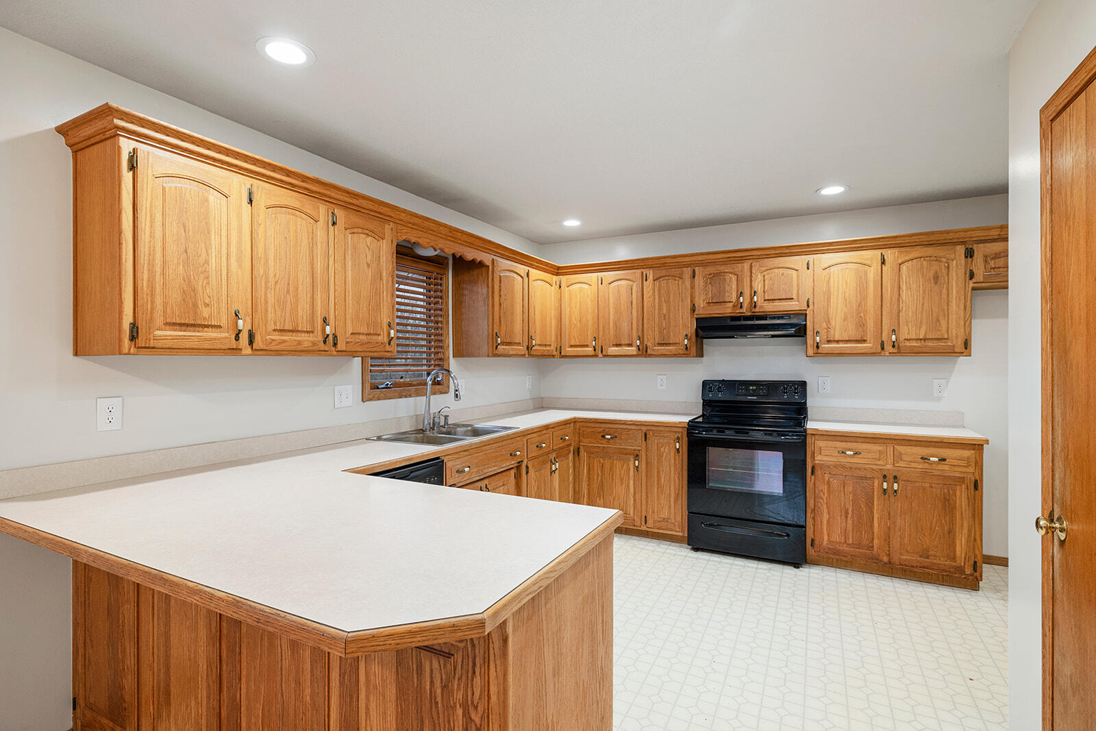 846 South Linden Avenue Property Photo 8