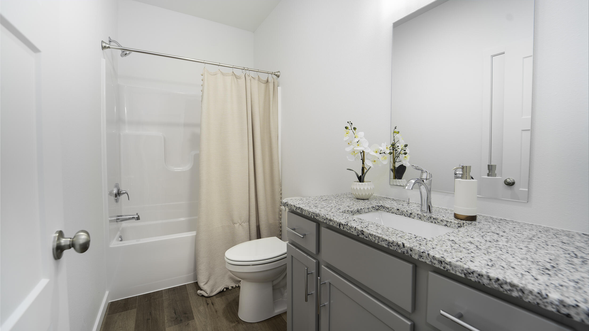 1778 North Hawthorne Place Property Photo 9