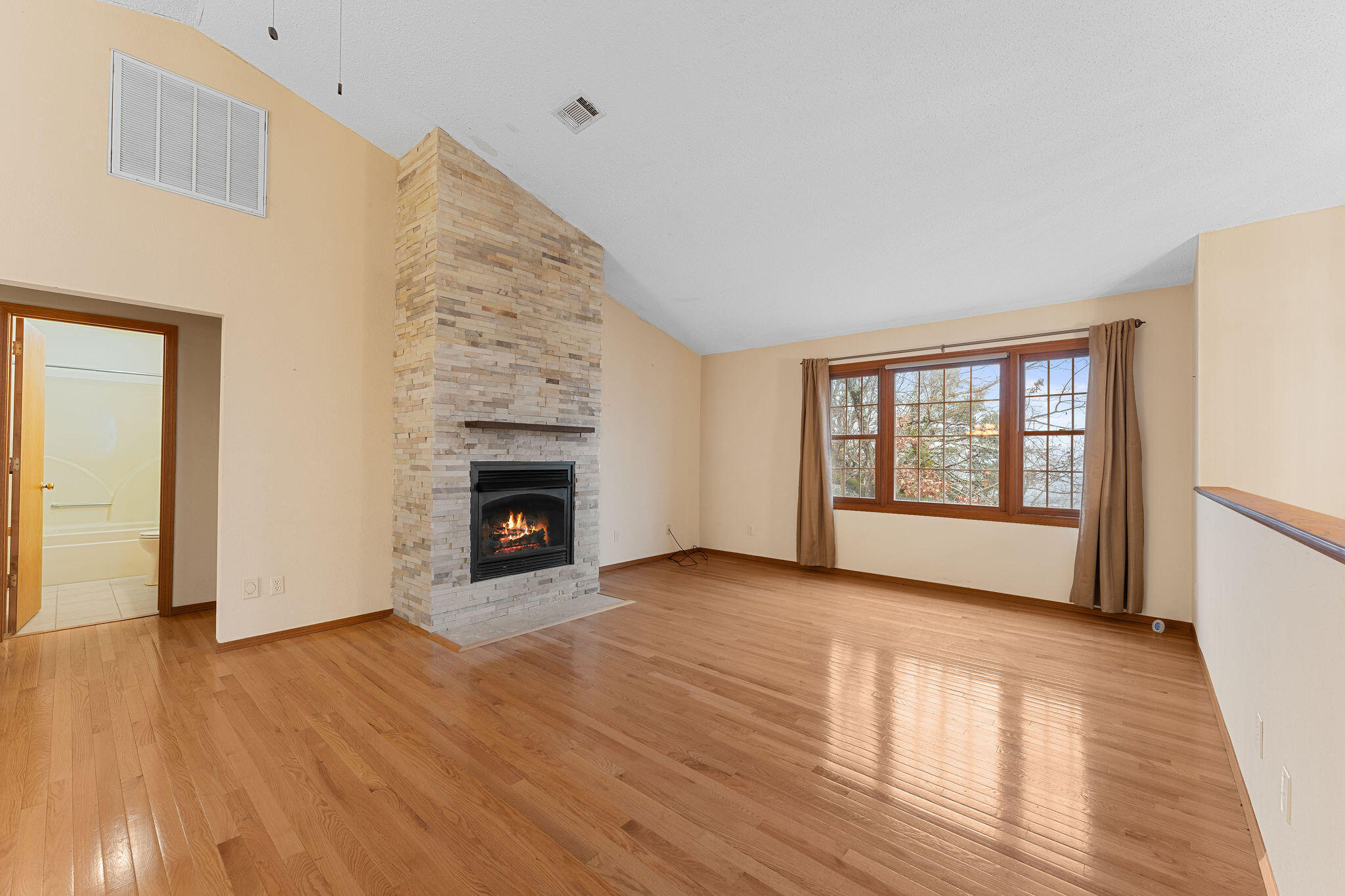 916 Skyview Drive Property Photo 5
