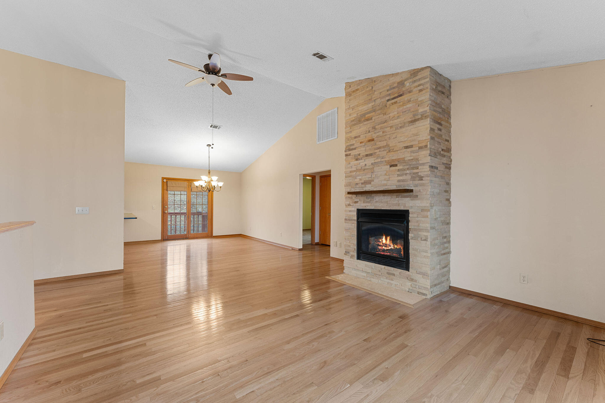 916 Skyview Drive Property Photo 6