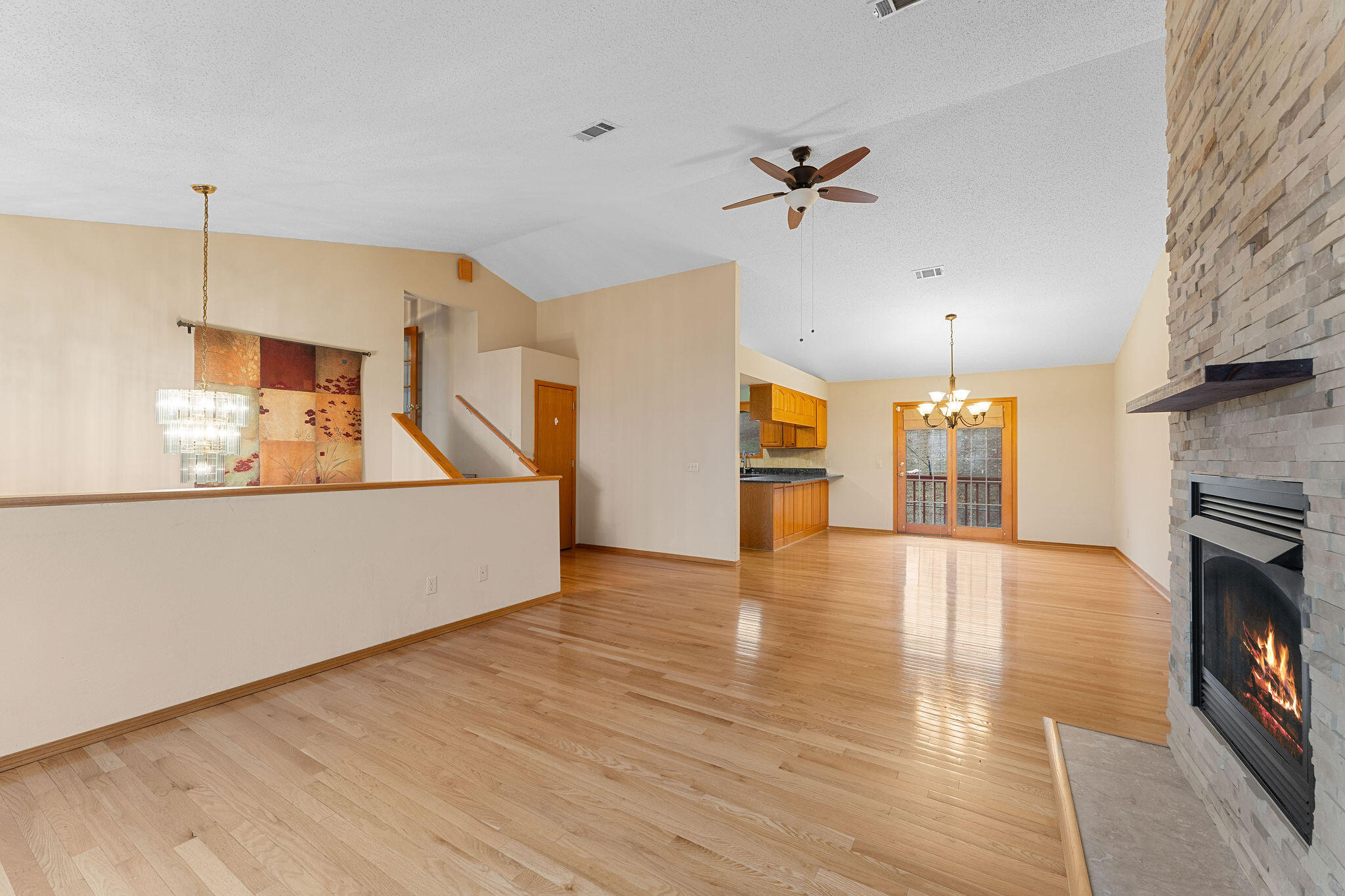 916 Skyview Drive Property Photo 7
