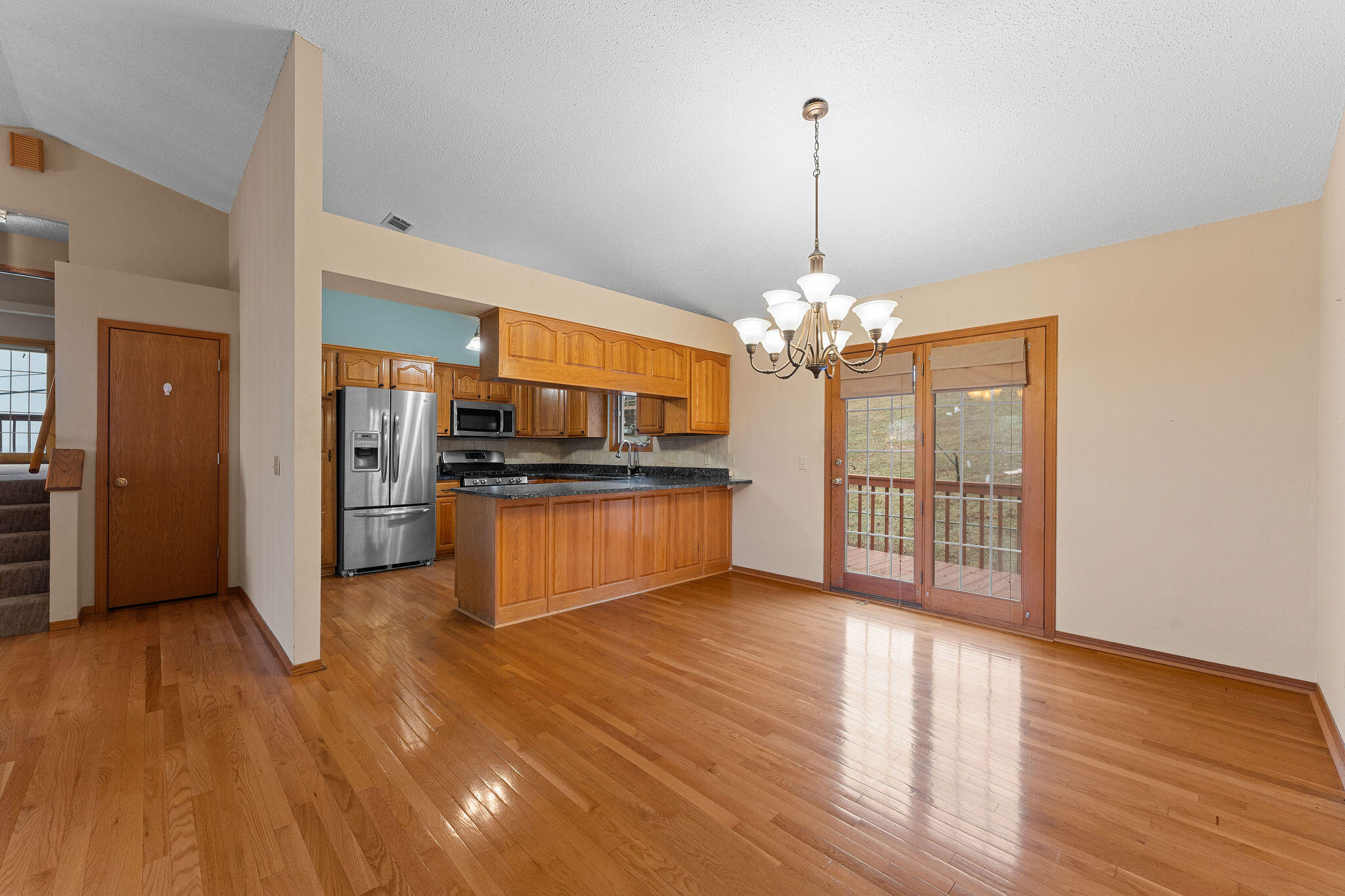 916 Skyview Drive Property Photo 8