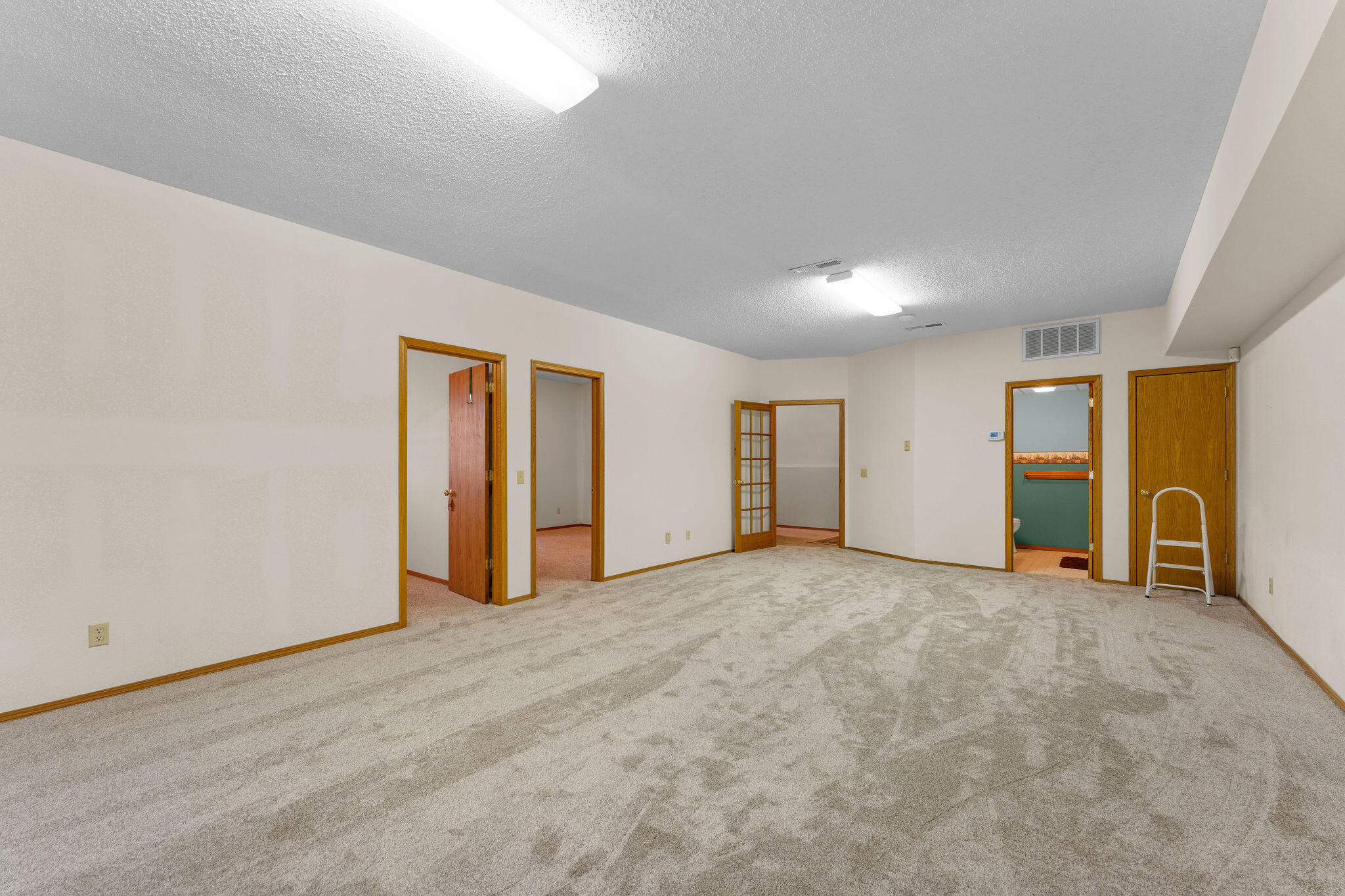 916 Skyview Drive Property Photo 30