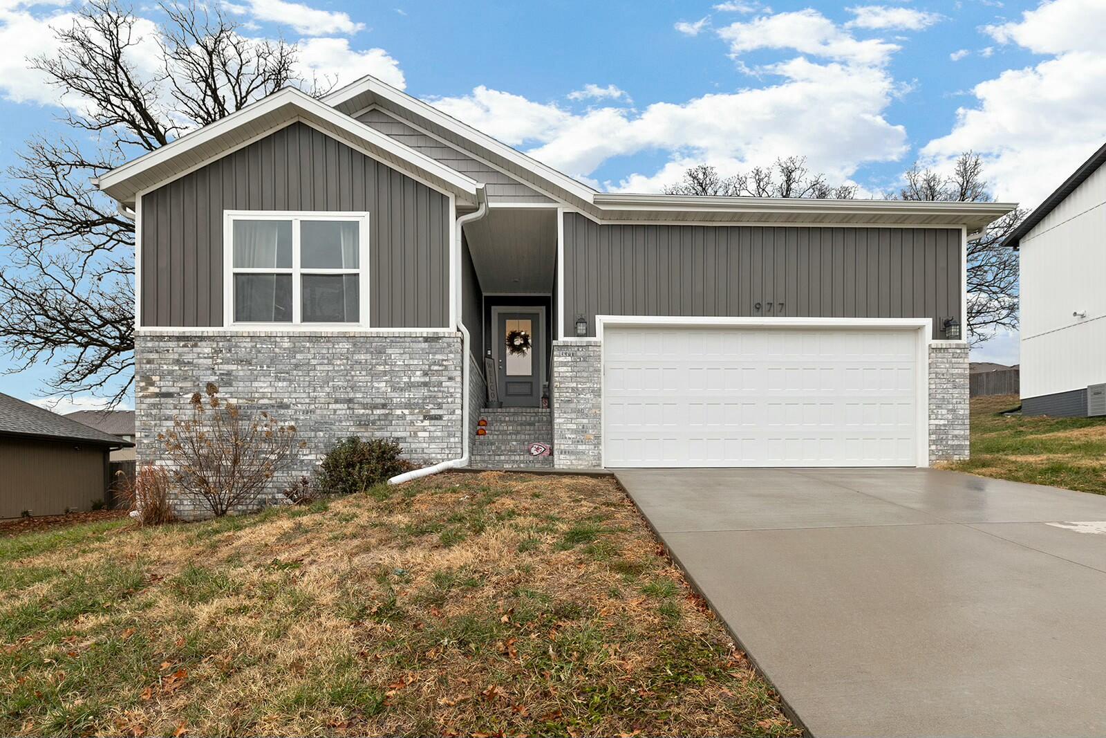 977 East Daisy Falls Drive Property Photo