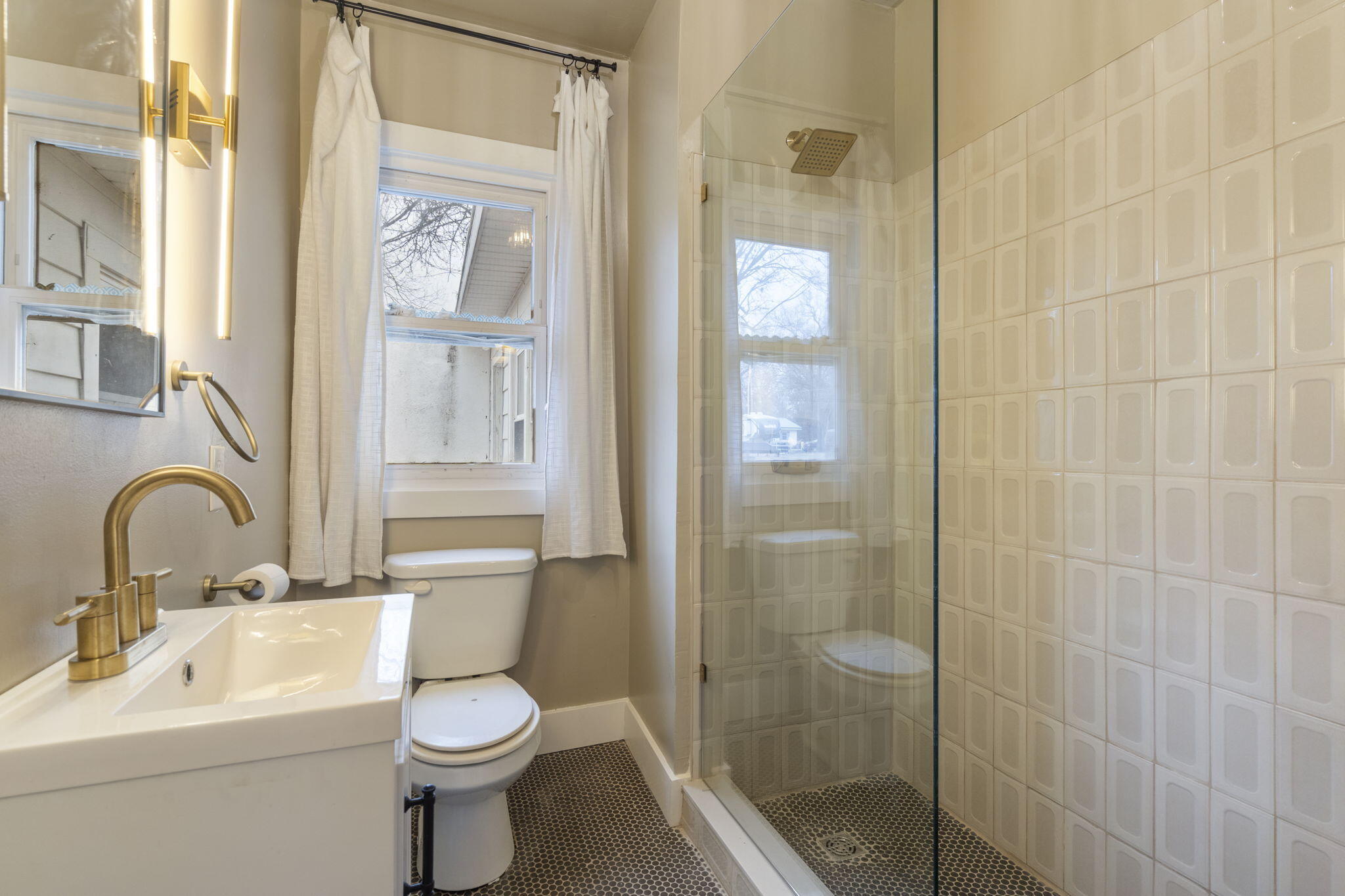 217 North Miller Avenue Property Photo 28