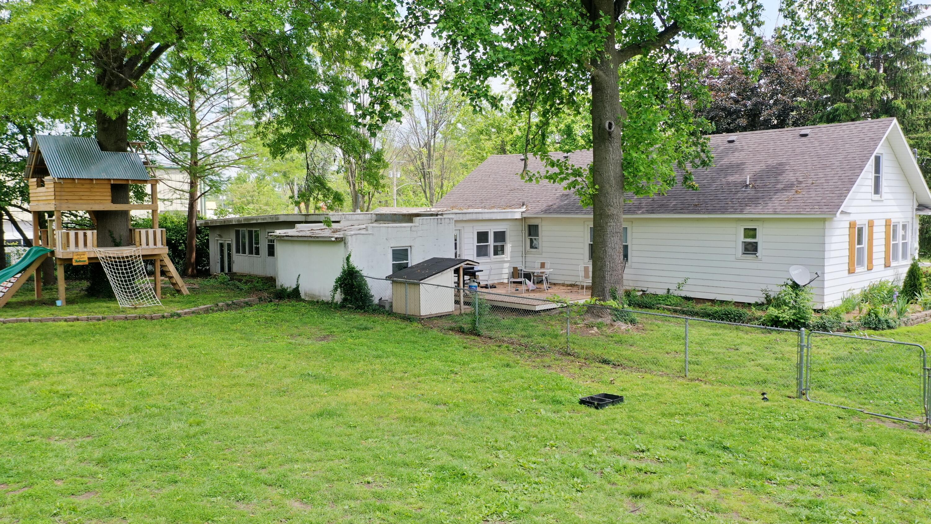 217 North Miller Avenue Property Photo 36