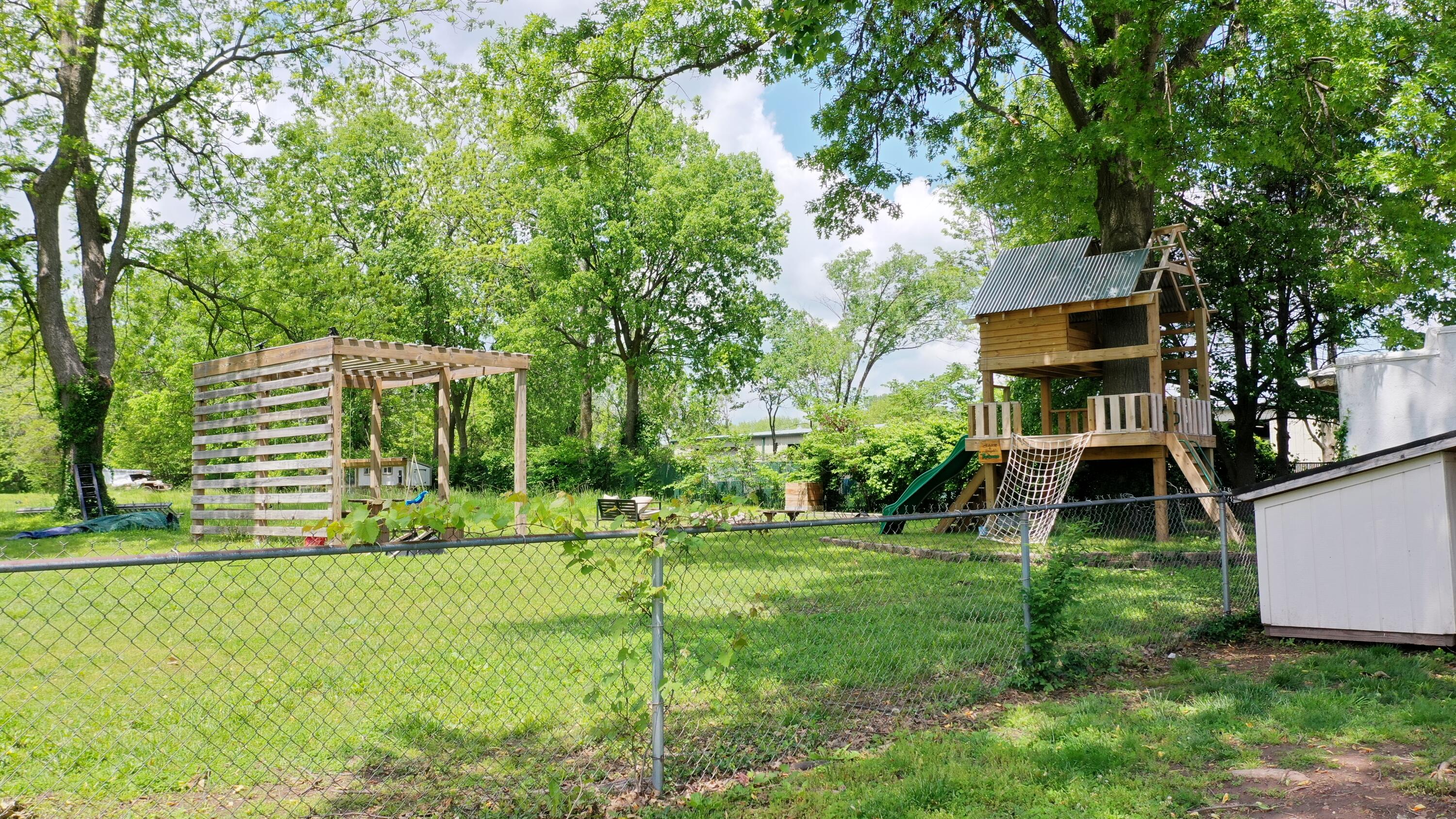 217 North Miller Avenue Property Photo 40