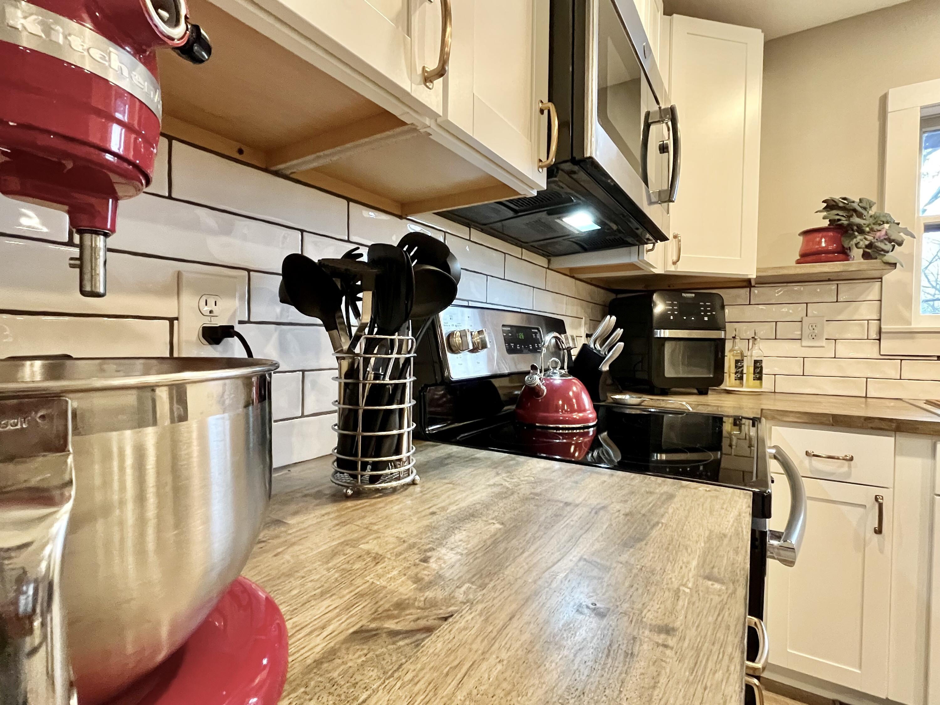 1801 Boswell Avenue Property Photo 8