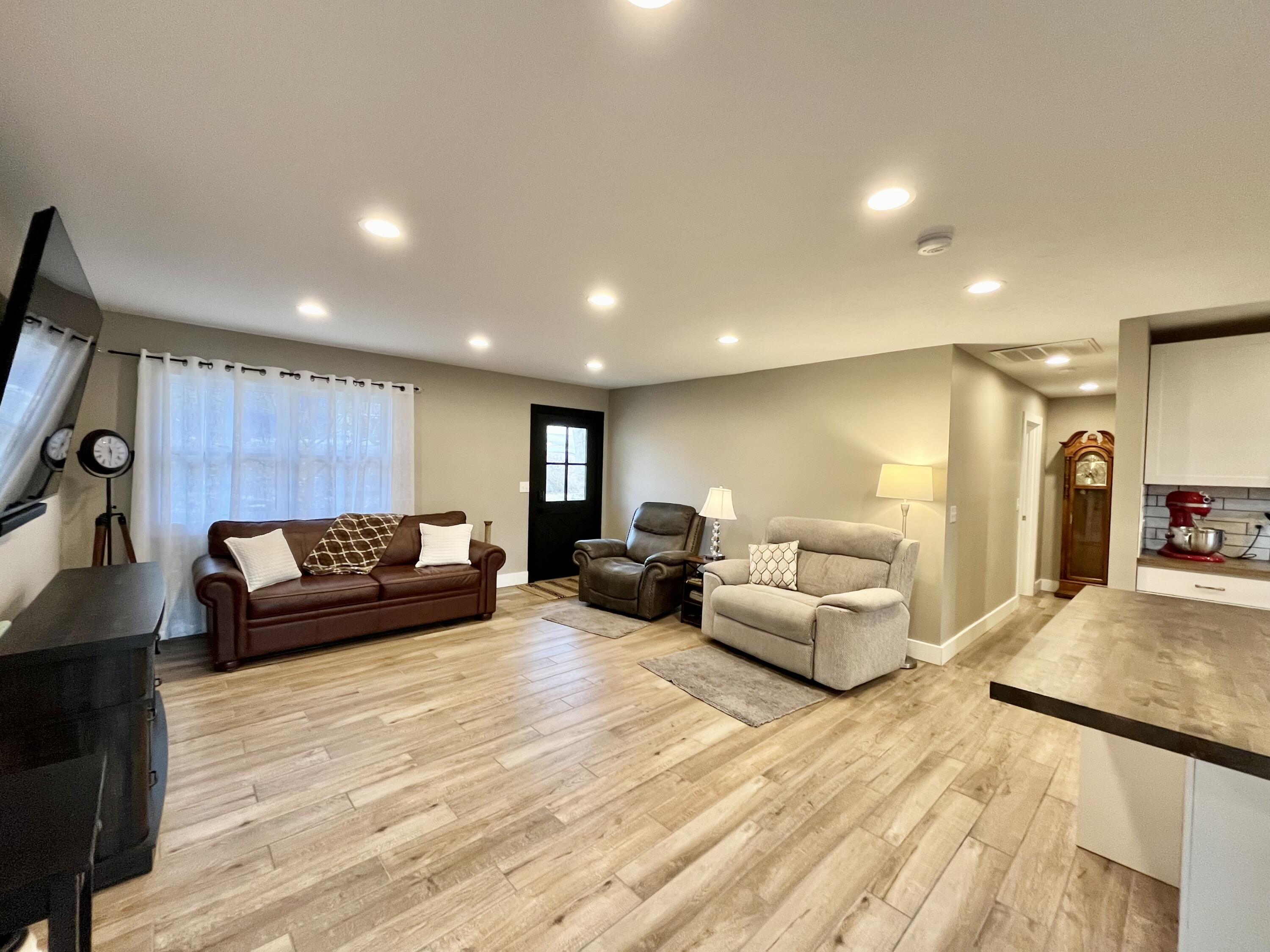 1801 Boswell Avenue Property Photo 17