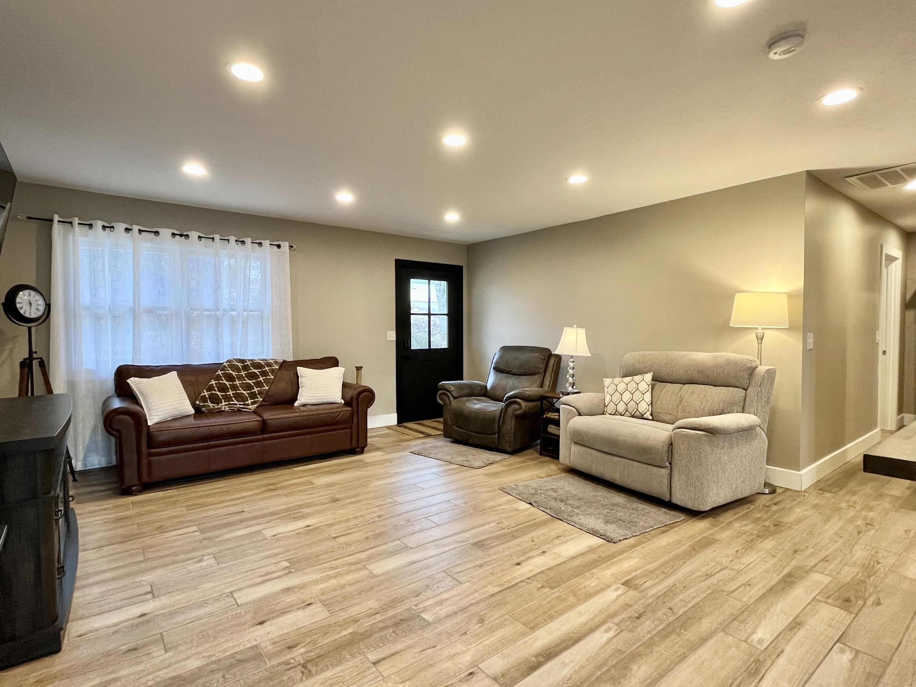 1801 Boswell Avenue Property Photo 18