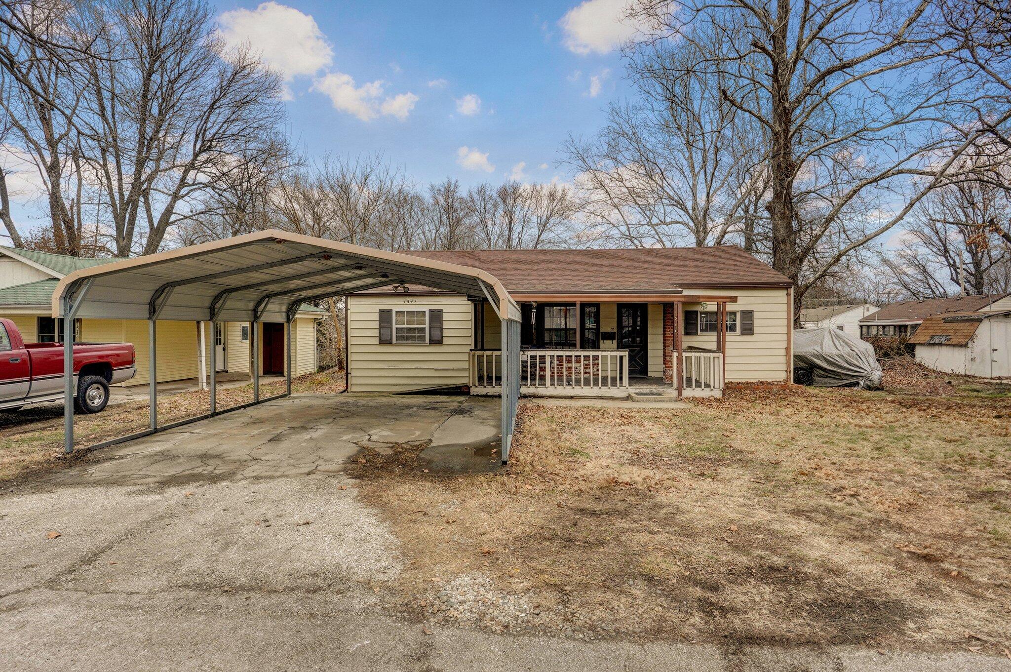 1541 East Talmage Street Property Photo 1