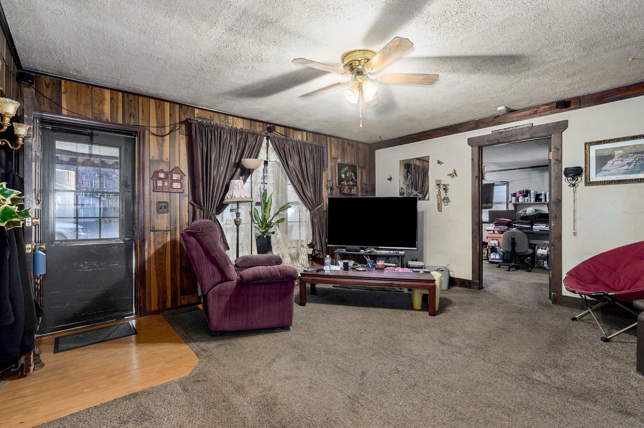 1541 East Talmage Street Property Photo 4