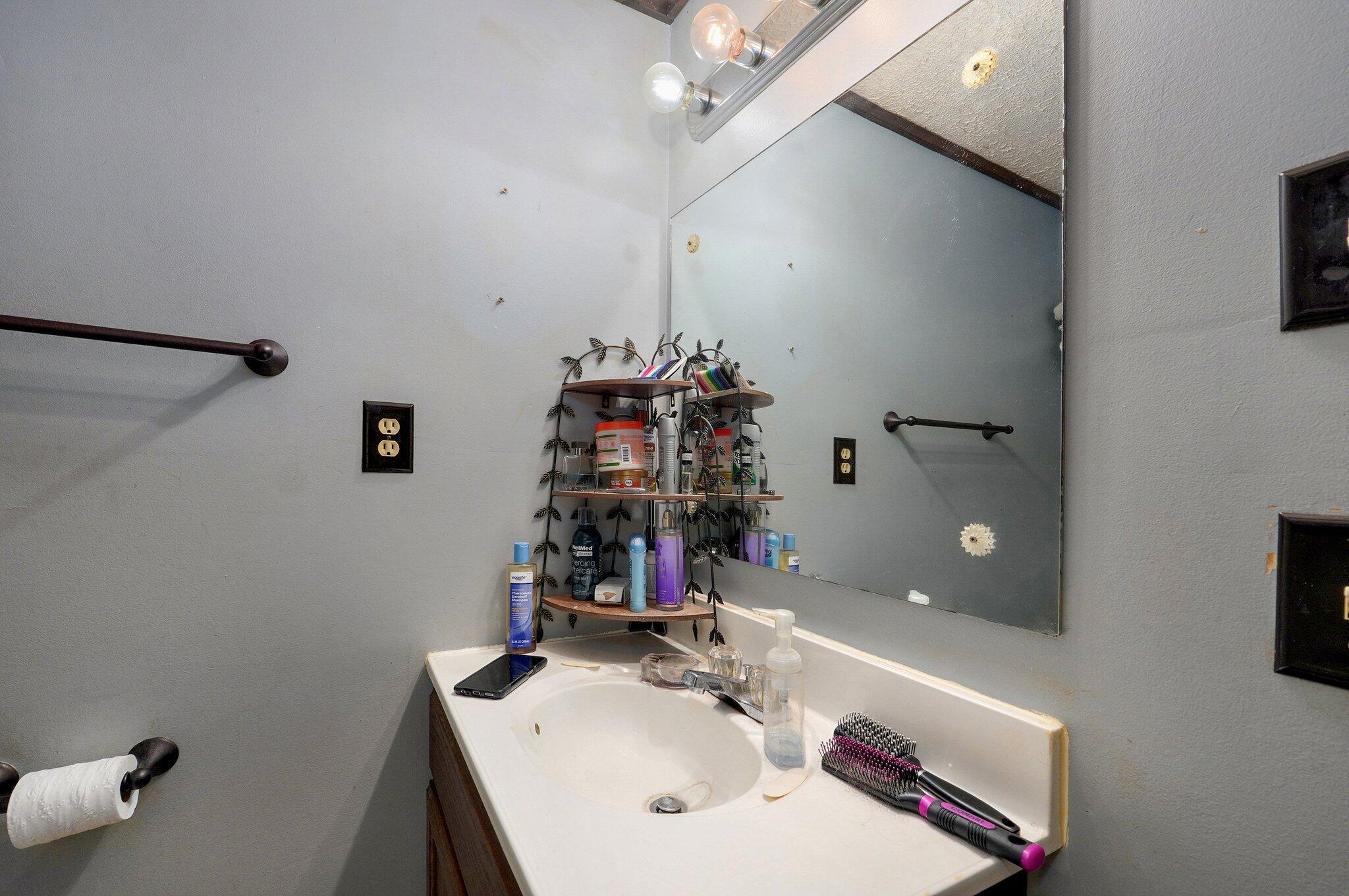 1541 East Talmage Street Property Photo 9