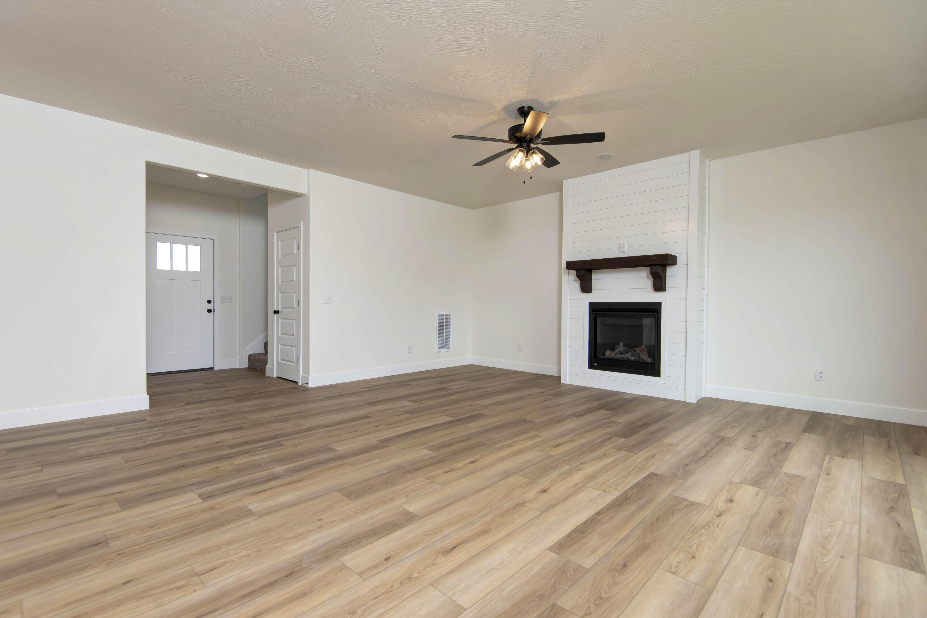 5879 South Canterbury Lane Property Photo 14