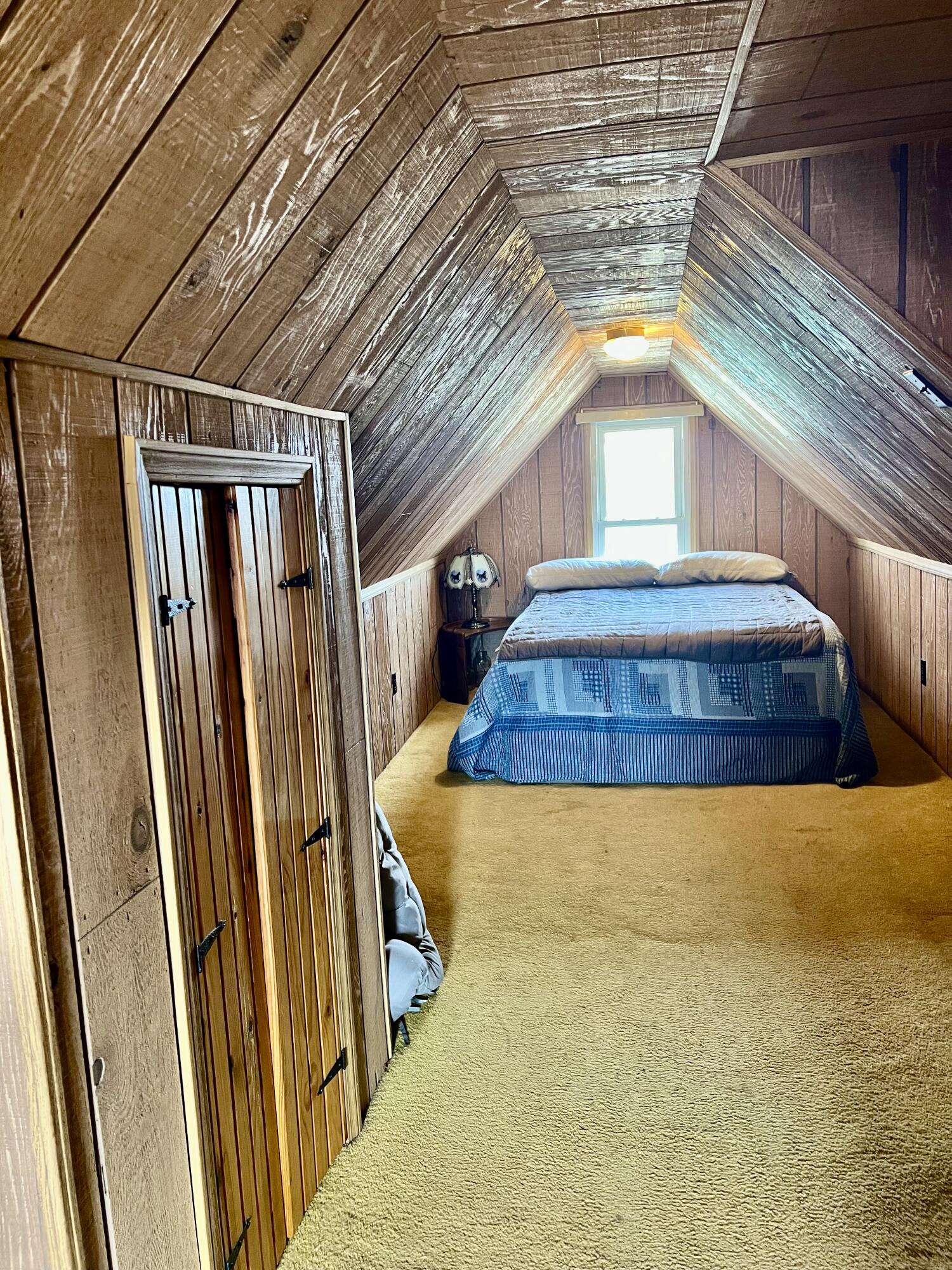 9488 North Farm Road 81 Property Photo 15