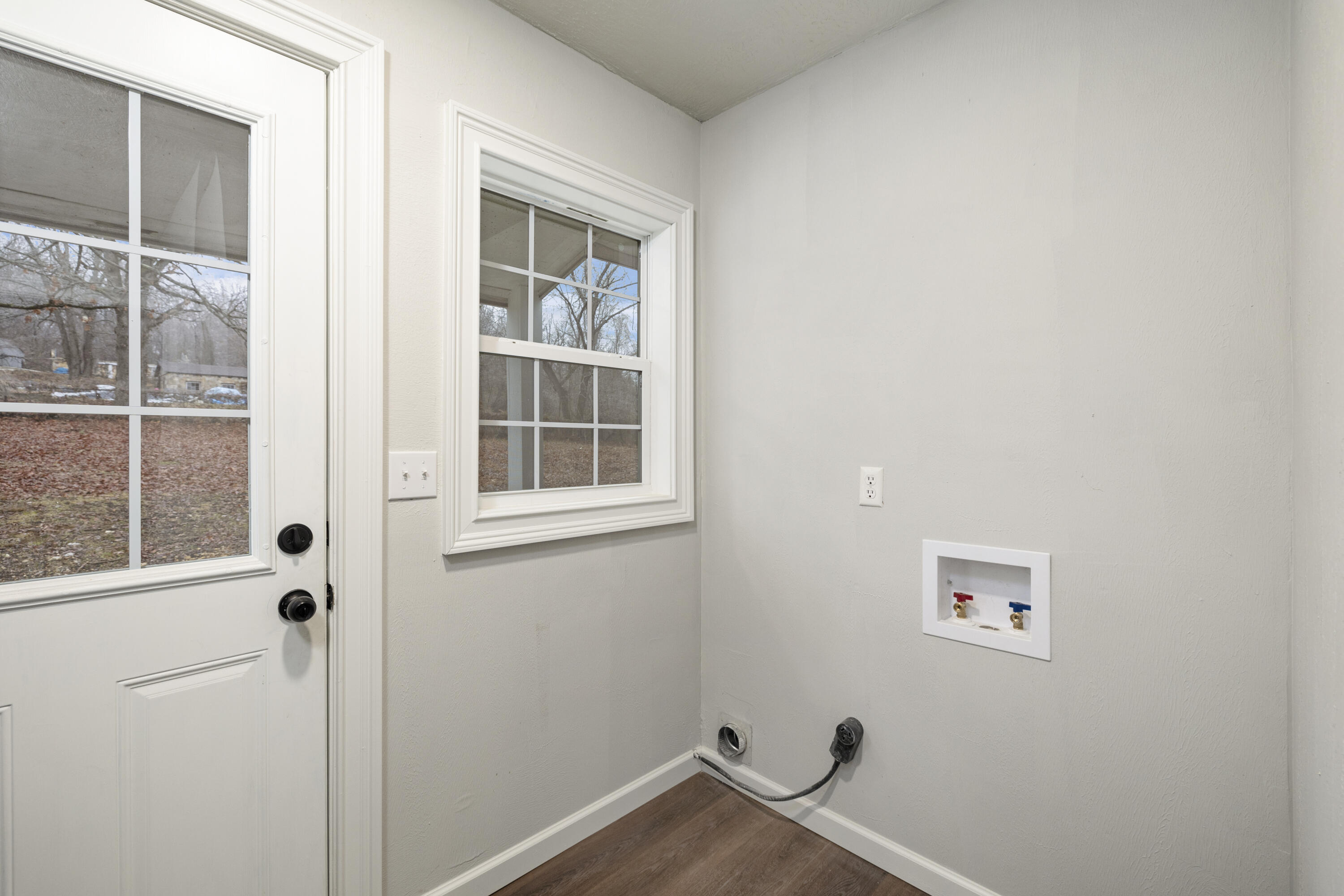 502 Graham Avenue Property Photo 8
