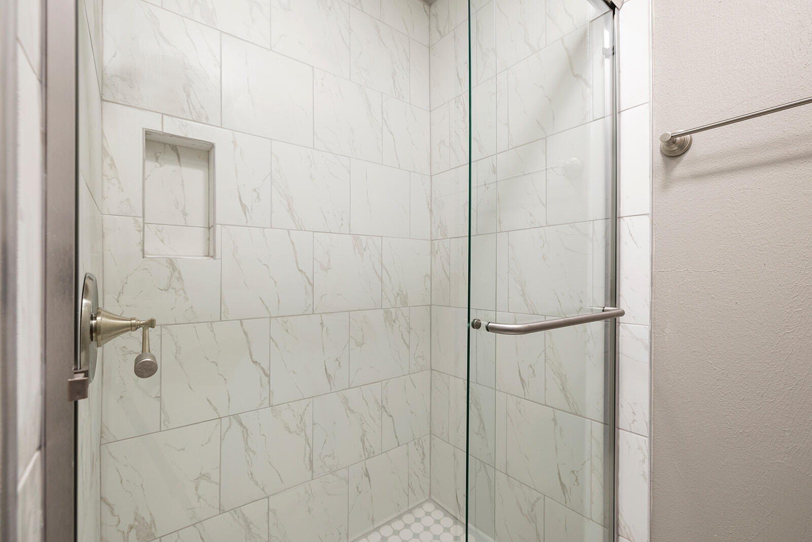 502 Graham Avenue Property Photo 10