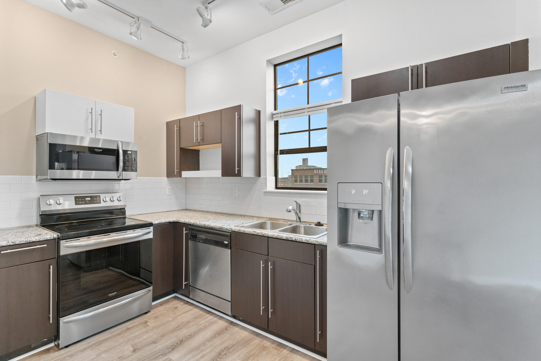 623 West Walnut Street Property Photo 10