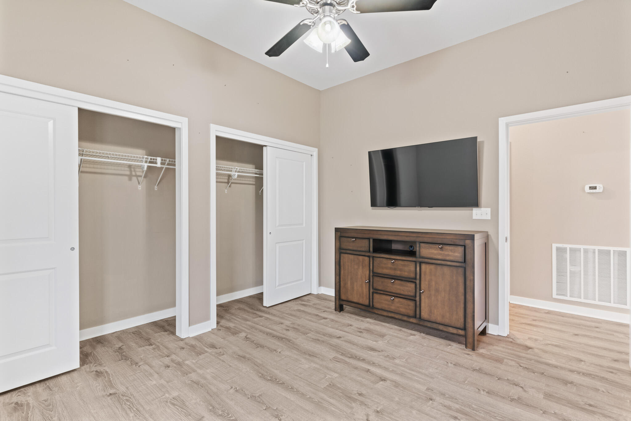 623 West Walnut Street Property Photo 21