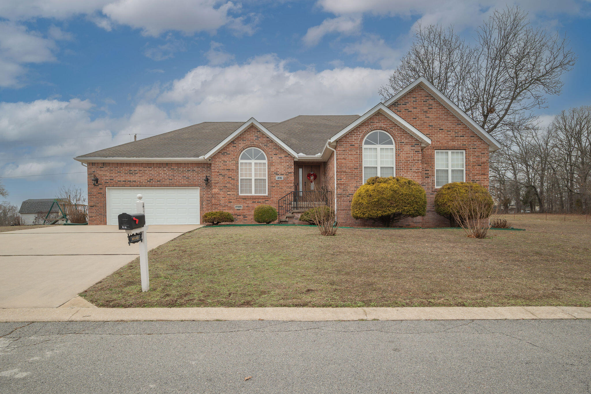 416 Ravenwood Circle Property Photo 1