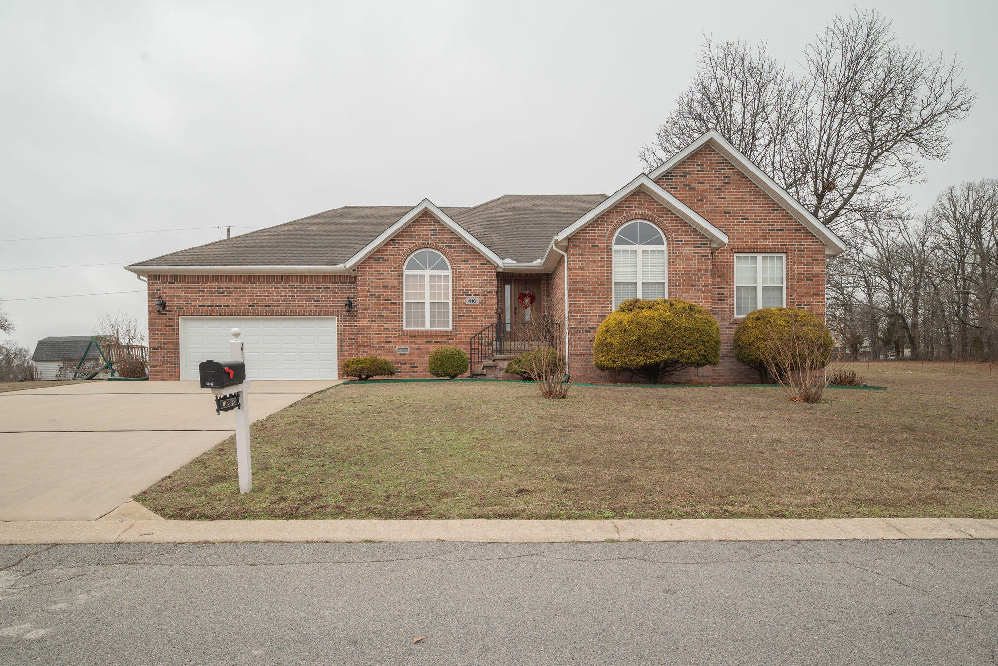 416 Ravenwood Circle Property Photo 2
