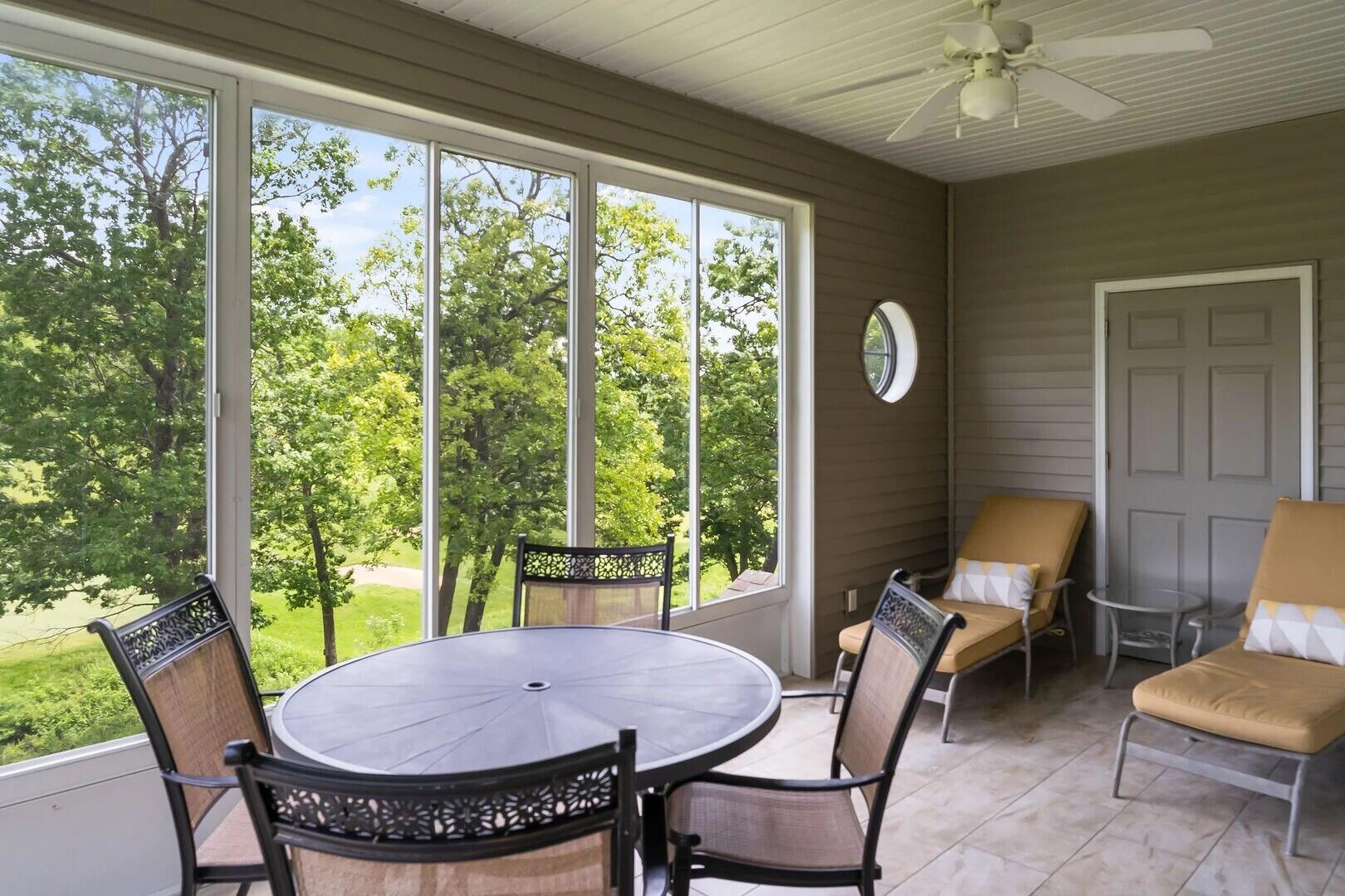 300 Glory Road Property Photo 7