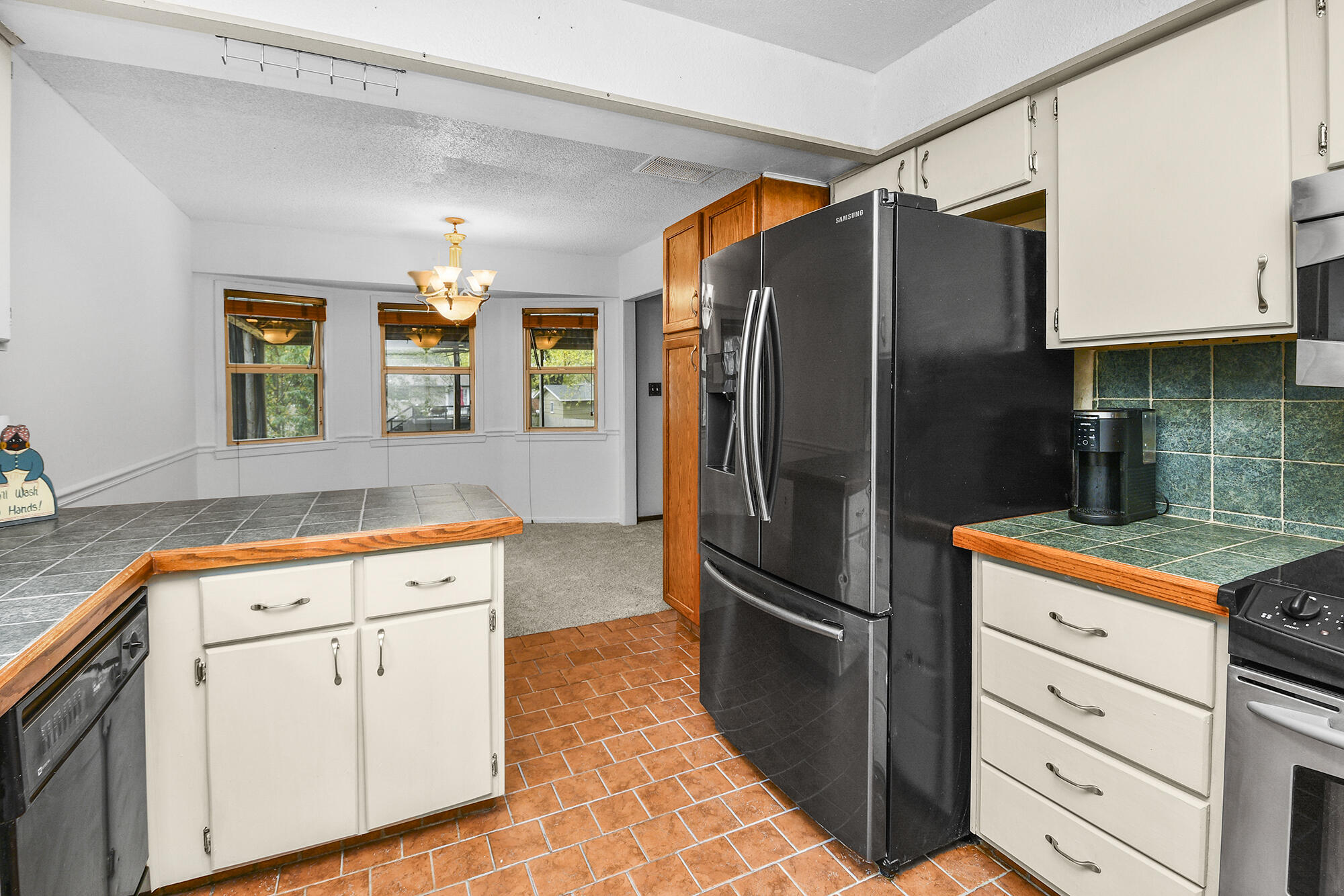 2840 East Linwood Street Property Photo 12