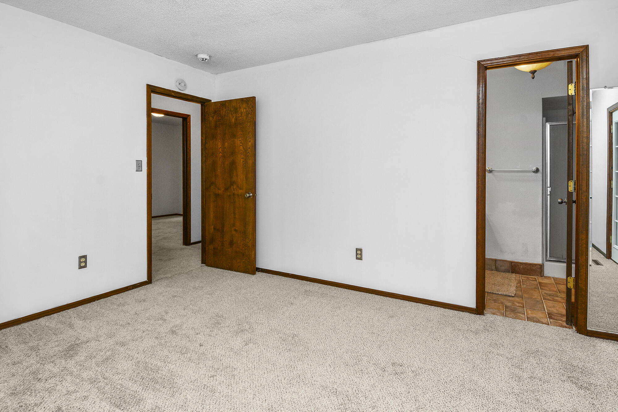 2840 East Linwood Street Property Photo 15